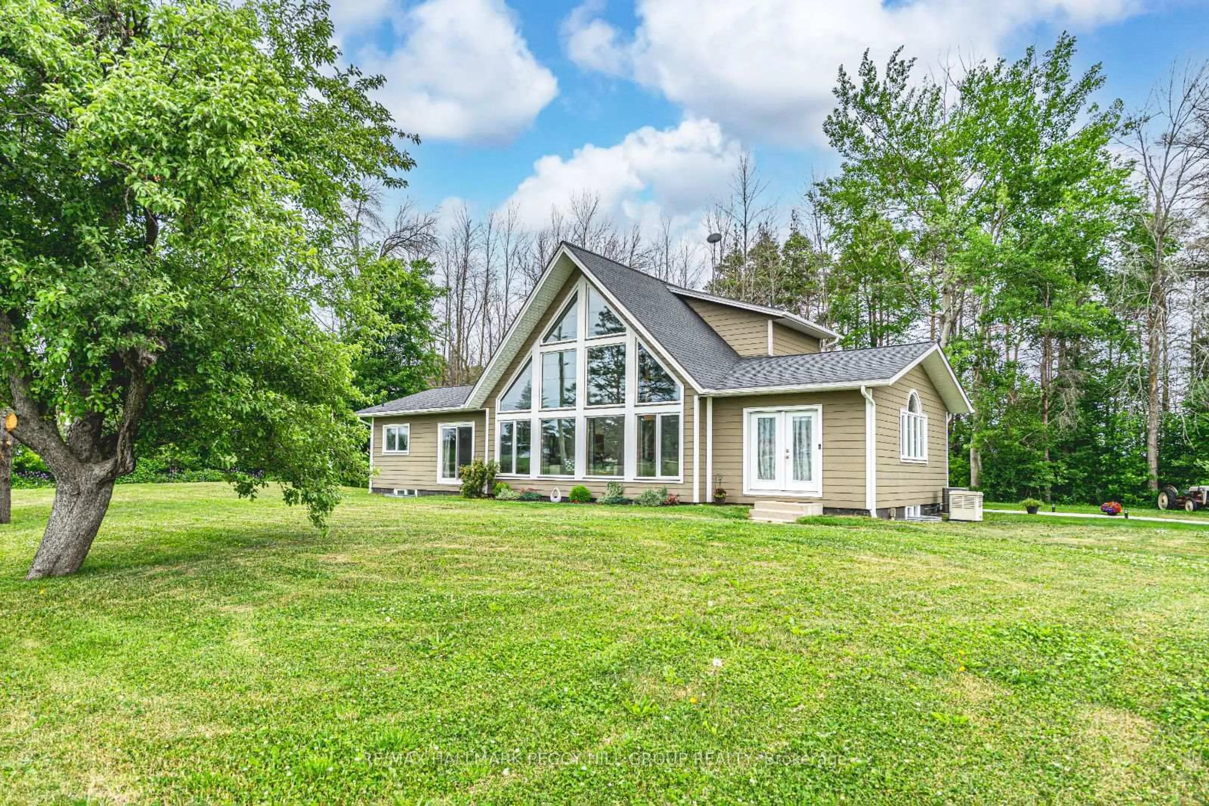 Home with vinyl exterior material, water/lake/river/ocean view for 1783 County Road 6, Springwater Ontario L0L 1P0