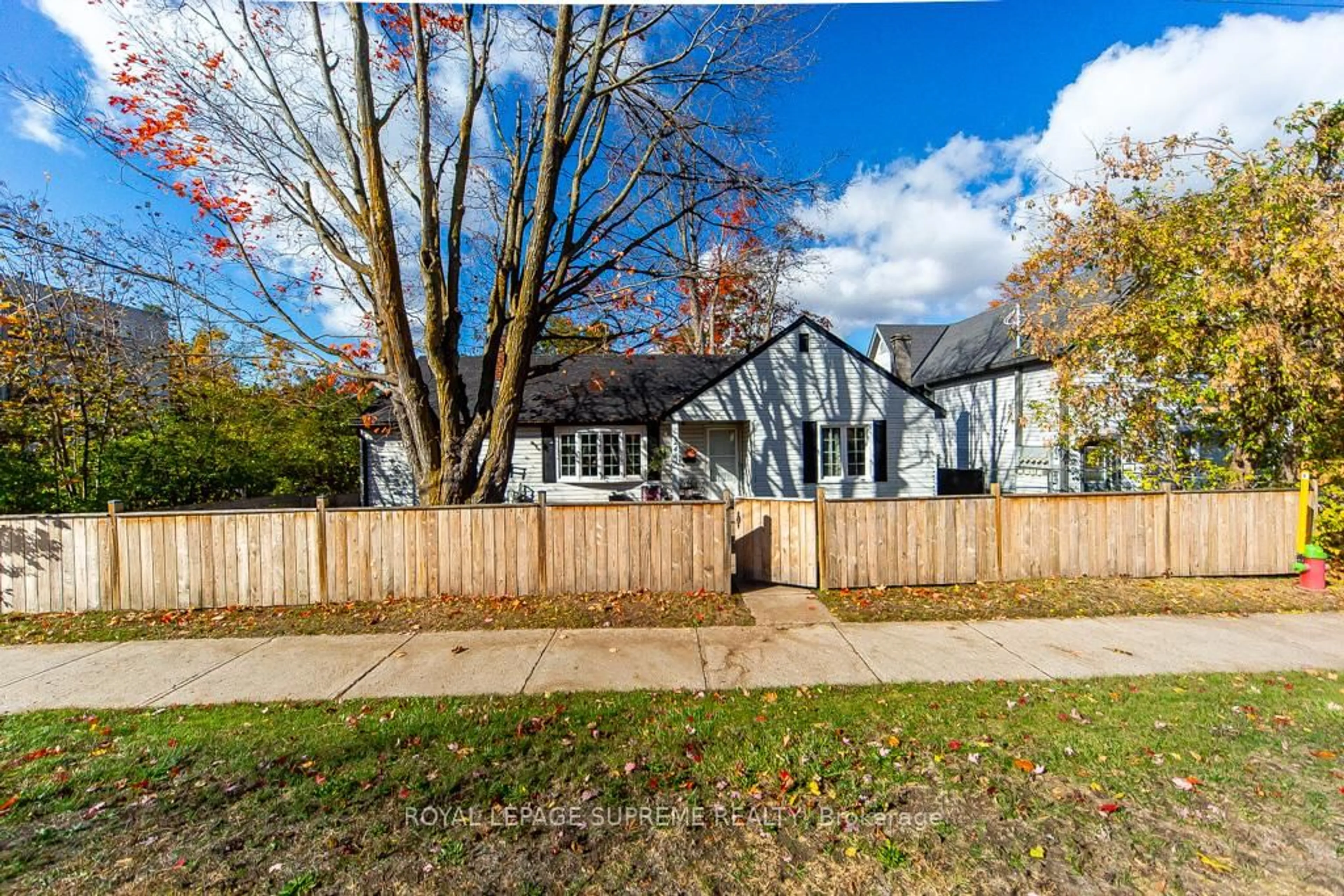 A pic from outside/outdoor area/front of a property/back of a property/a pic from drone, street for 248 Mississaga St, Orillia Ontario L3V 3B5