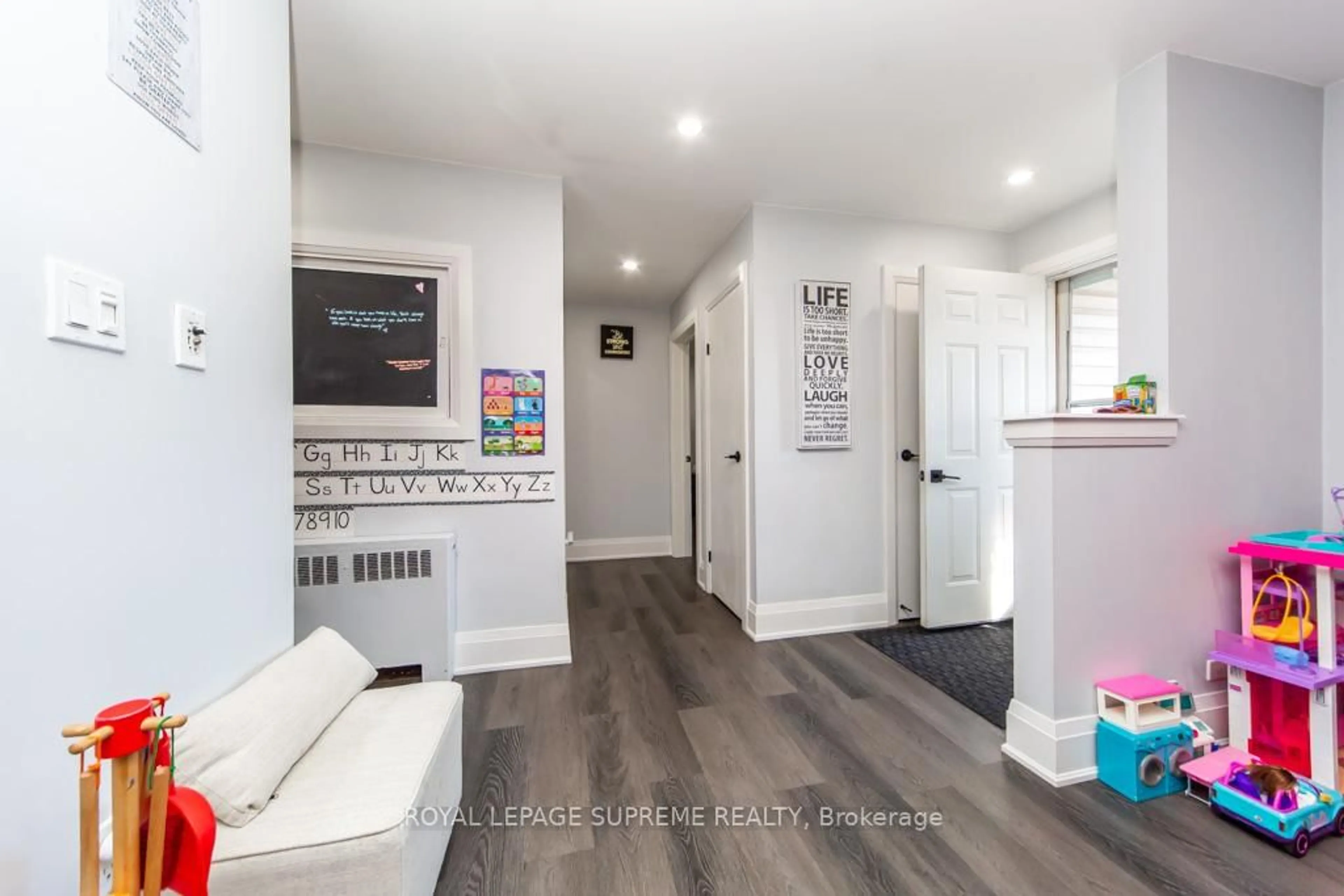Indoor entryway for 248 Mississaga St, Orillia Ontario L3V 3B5