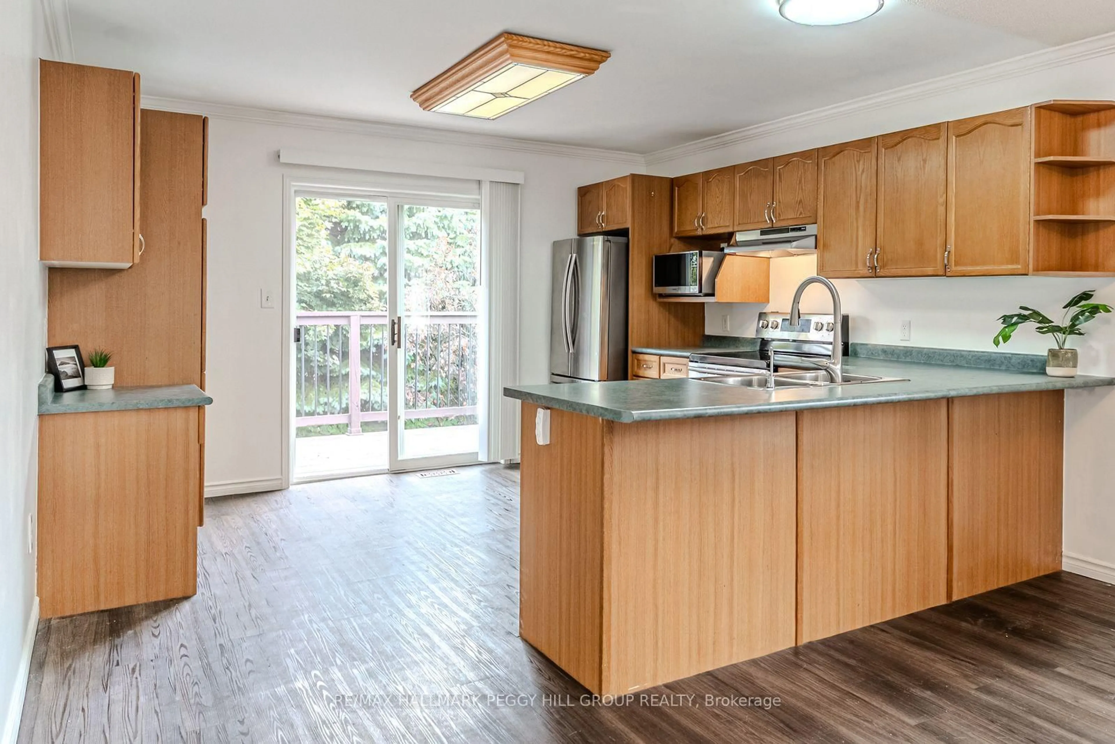 Open concept kitchen, unknown for 51 Golden Eagle Way, Barrie Ontario L4M 6P8