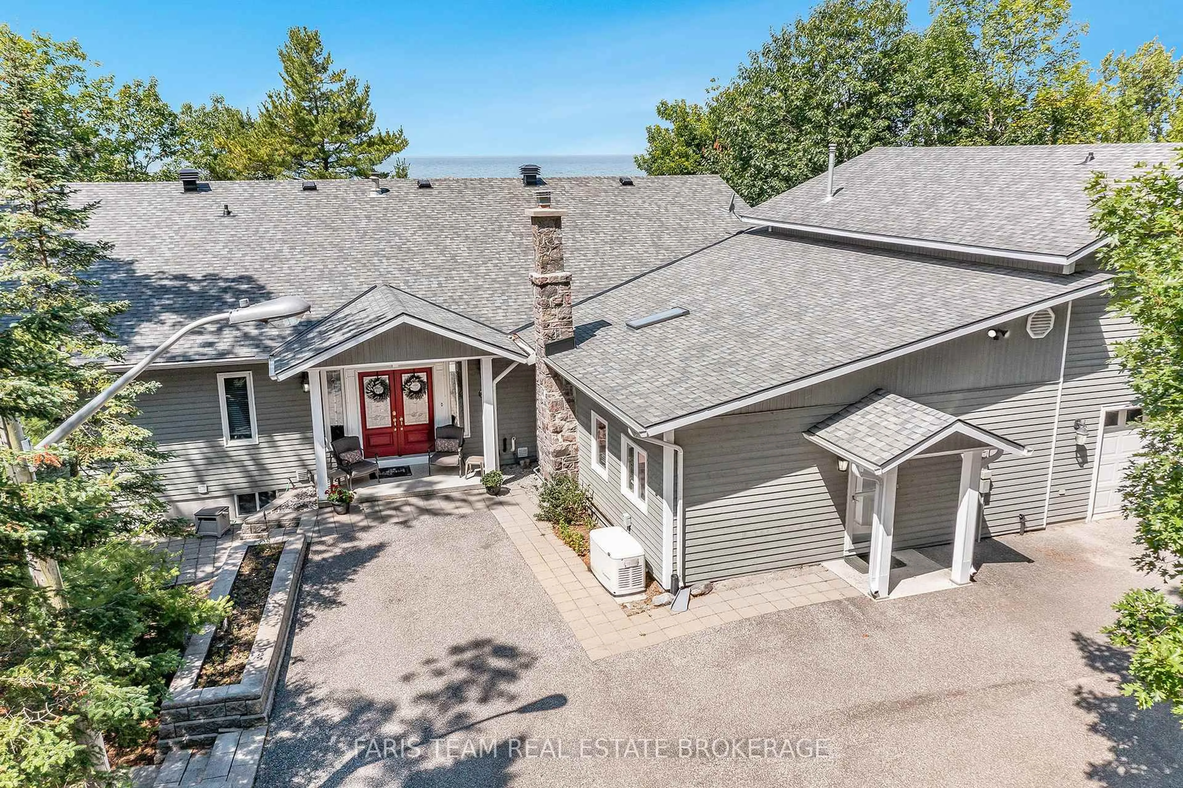 A pic from outside/outdoor area/front of a property/back of a property/a pic from drone, mountain view for 24 Finley Dr, Tiny Ontario L0L 2J0