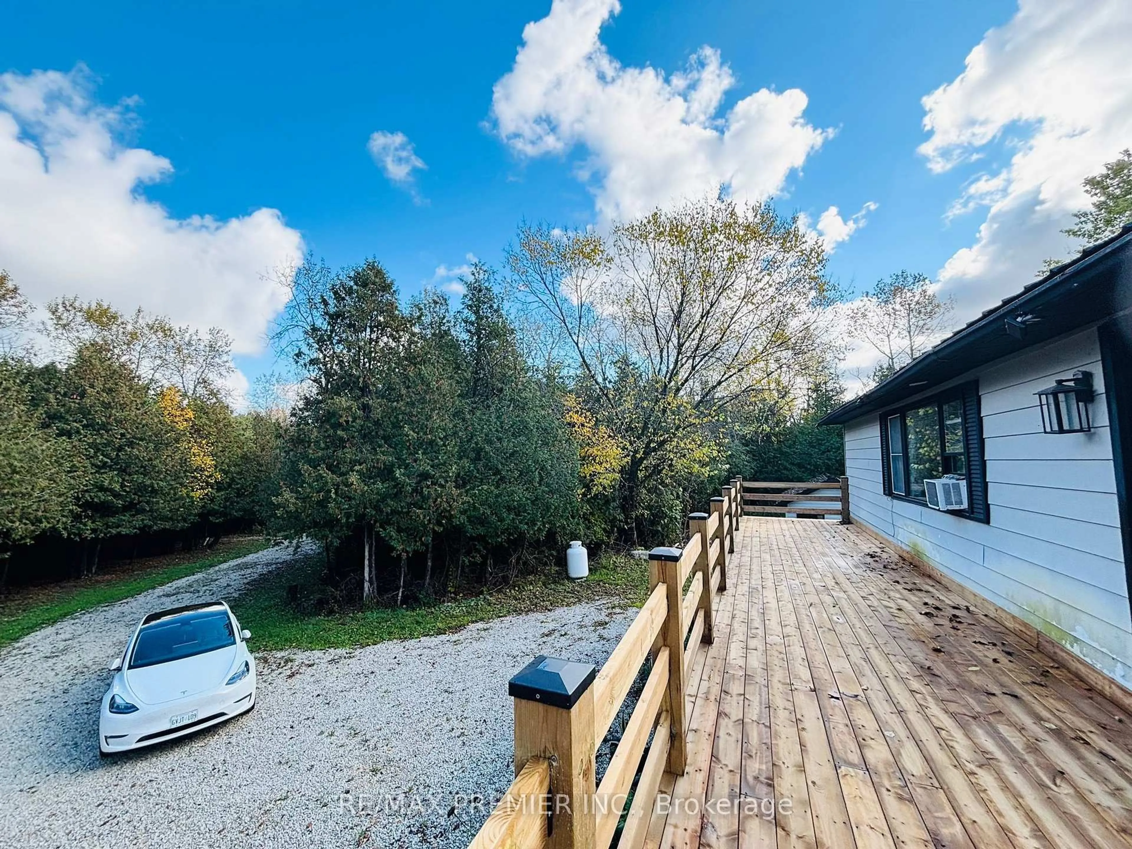 A pic from outside/outdoor area/front of a property/back of a property/a pic from drone, unknown for 2506 Concession 10 N Nottawasaga Rd, Collingwood Ontario L9Y 3Y9