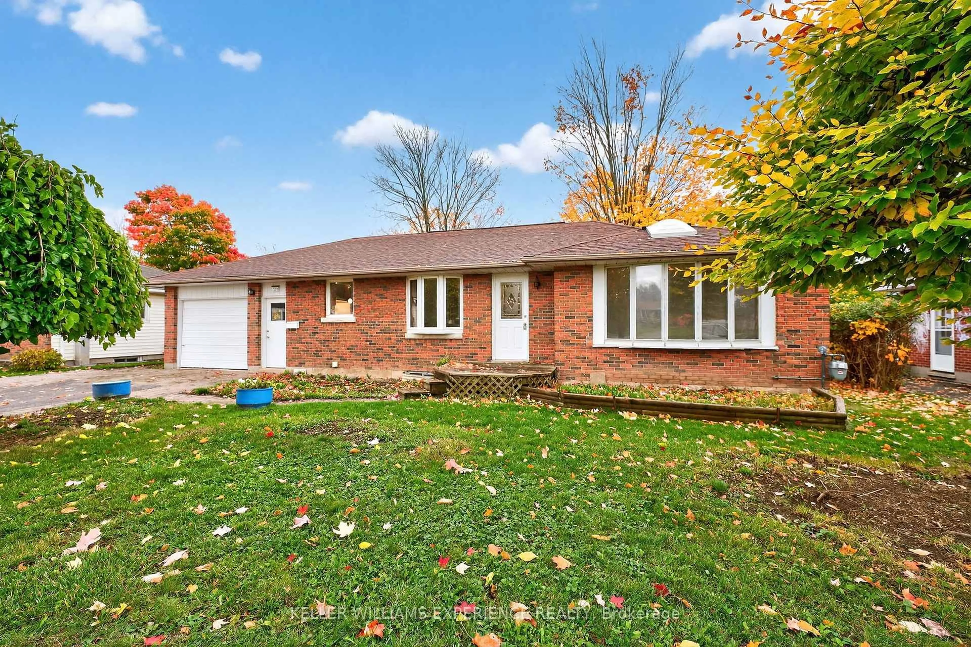 Home with brick exterior material, street for 229 Warnica Rd, Barrie Ontario L4N 3Z2