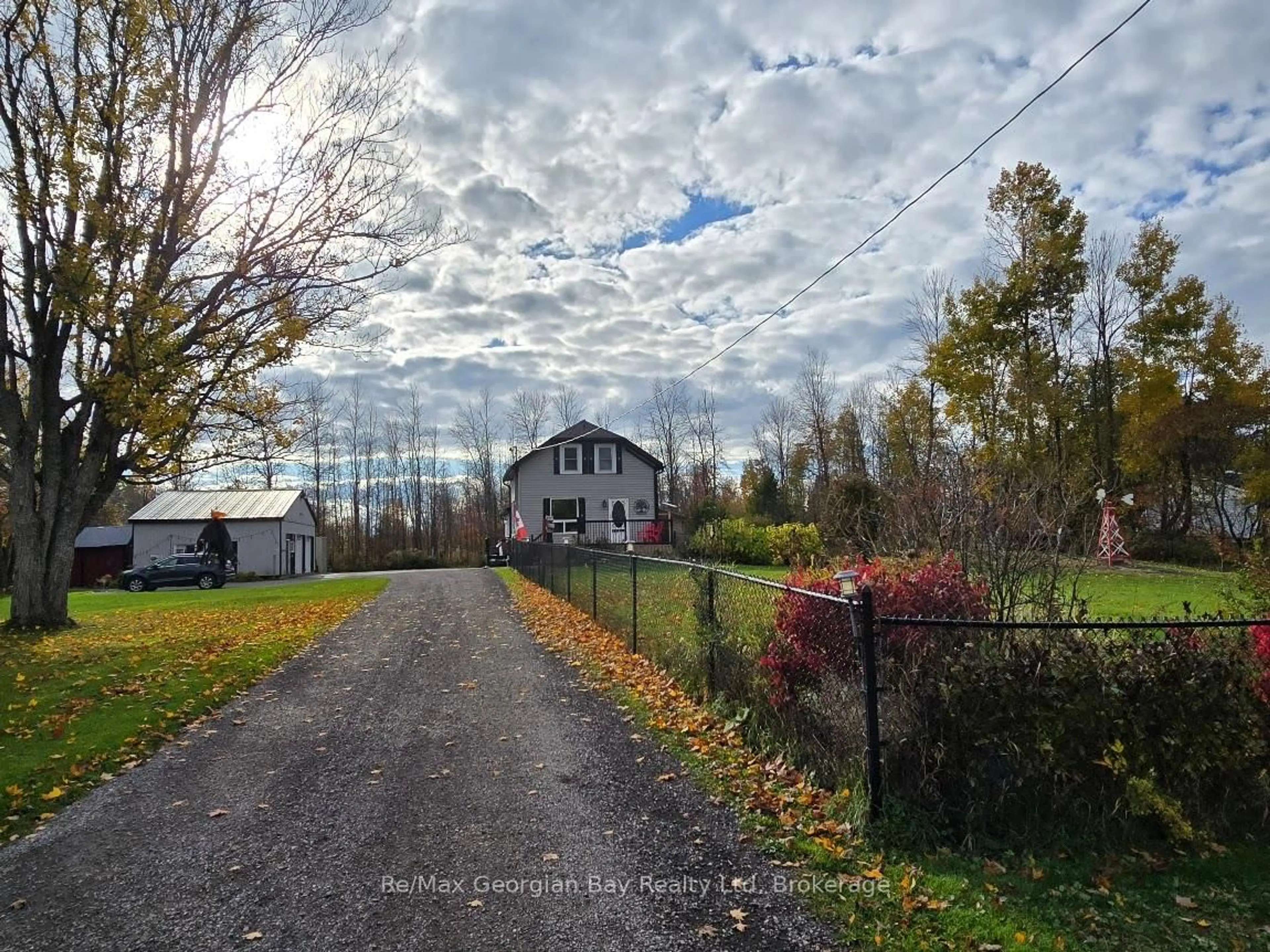 A pic from outside/outdoor area/front of a property/back of a property/a pic from drone, street for 2066 IRISH Line, Severn Ontario L0K 1E0