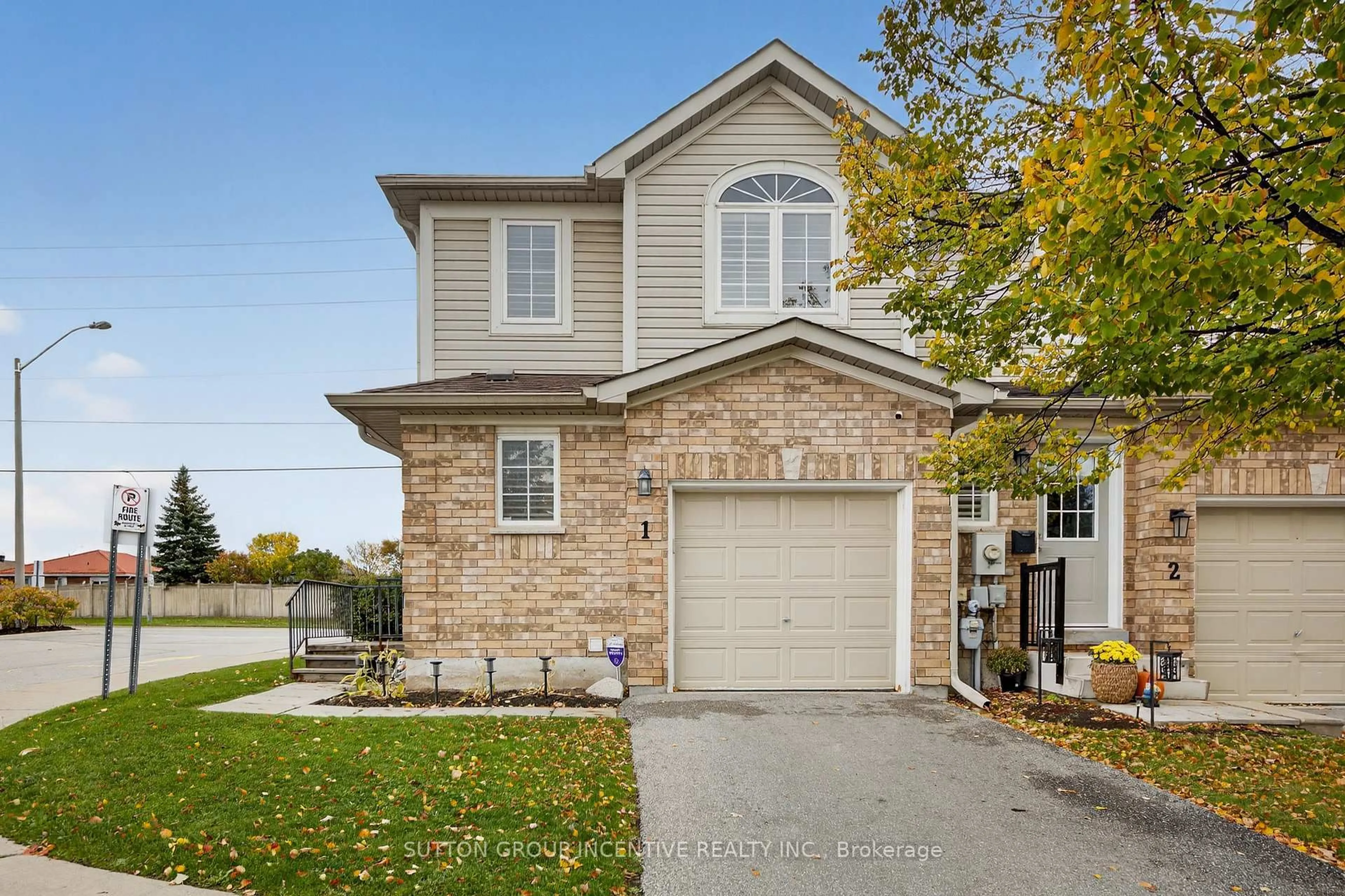 Home with brick exterior material, street for 430 Mapleview Dr #1, Barrie Ontario L4N 0H4