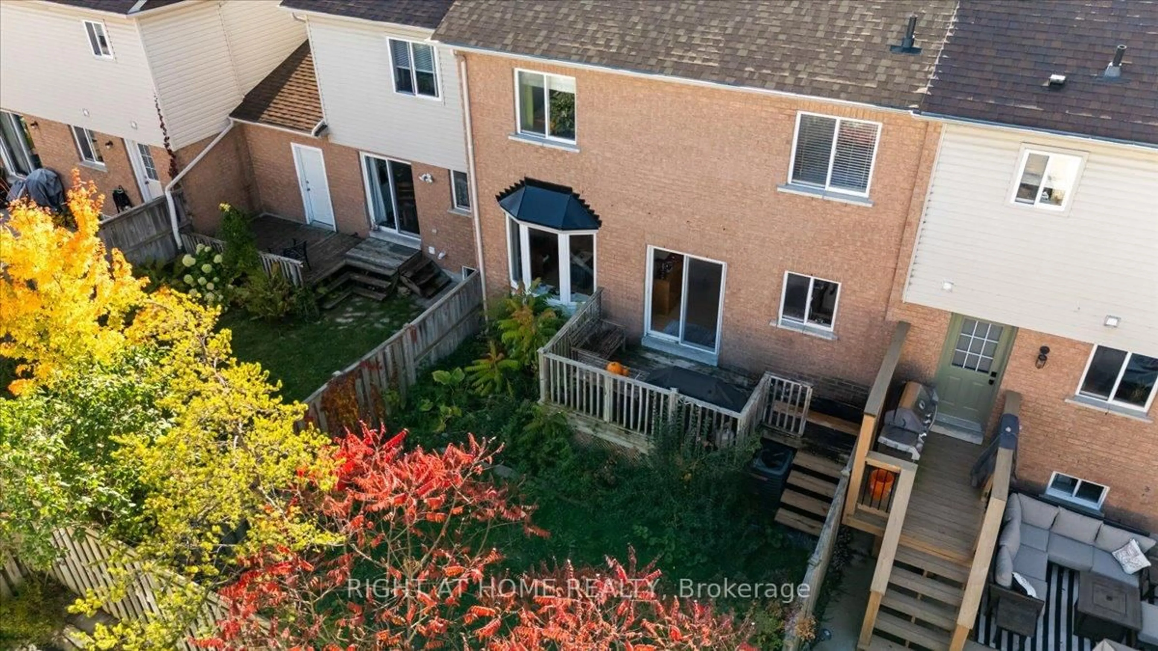 A pic from outside/outdoor area/front of a property/back of a property/a pic from drone, city buildings view from balcony for 84 Trevino Circ, Barrie Ontario L4M 6T8