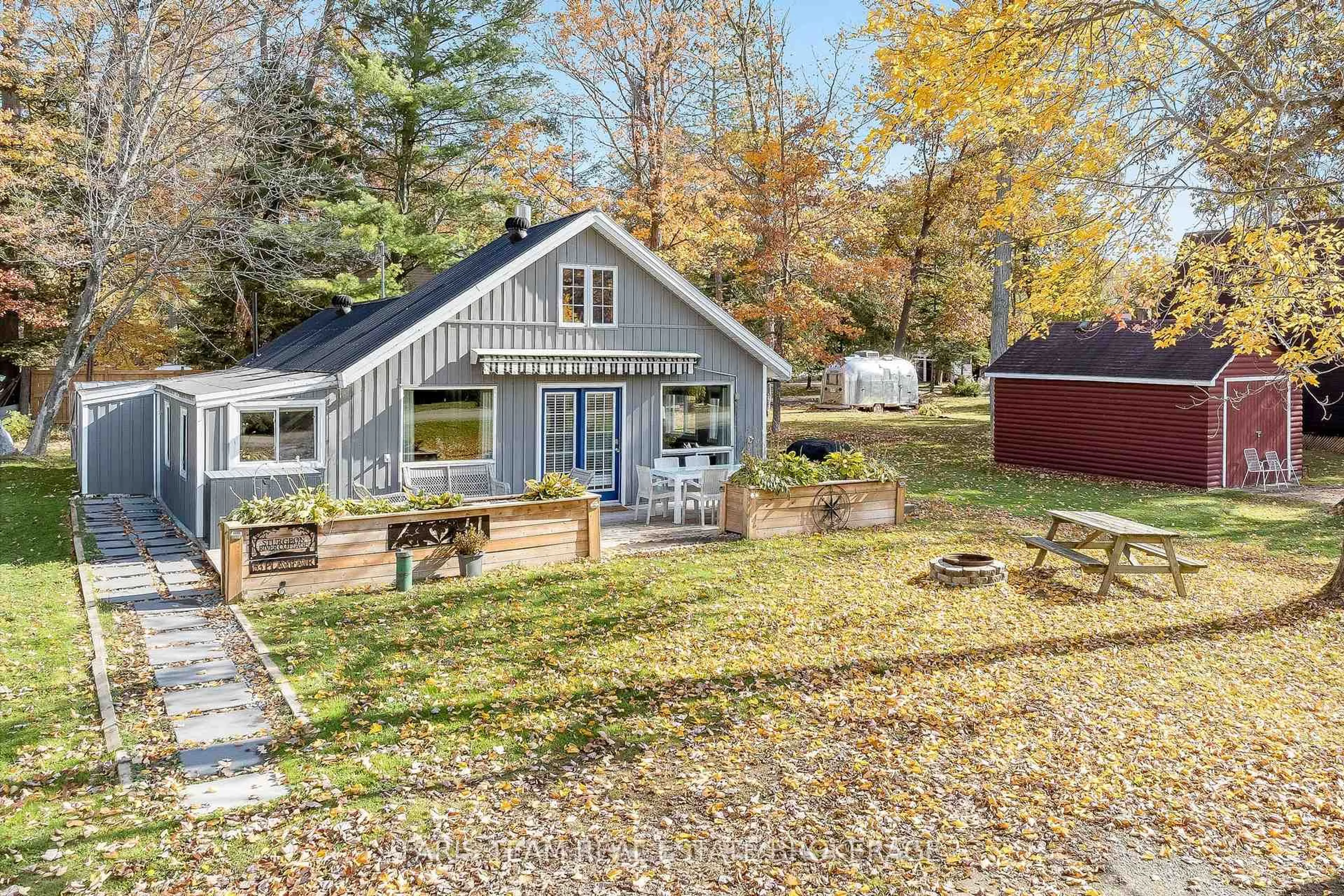 A pic from outside/outdoor area/front of a property/back of a property/a pic from drone, unknown for 53 Playfair Dr, Tay Ontario L0K 2C0