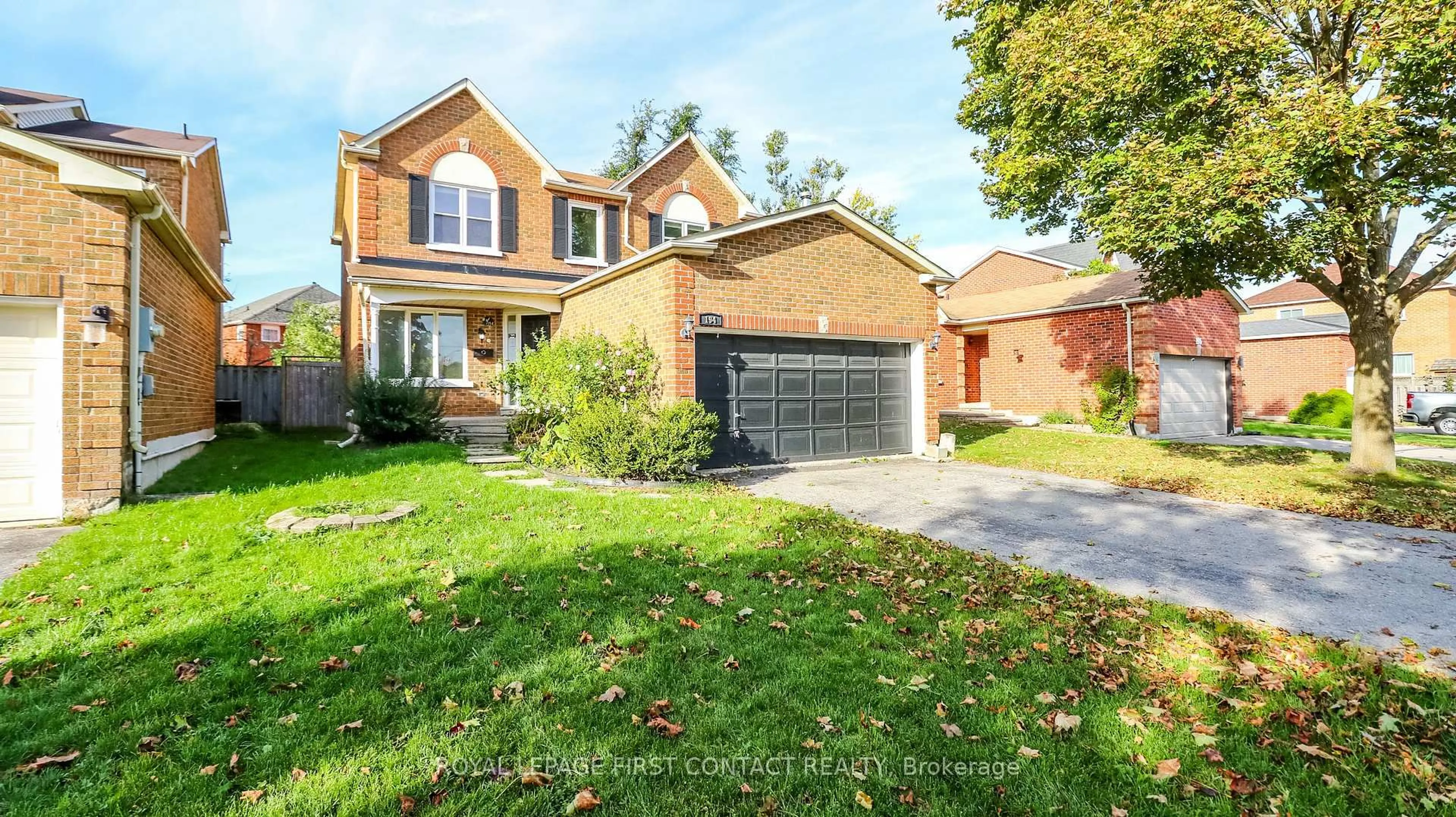 Home with brick exterior material, street for 194 Kozlov St, Barrie Ontario L4N 7H6