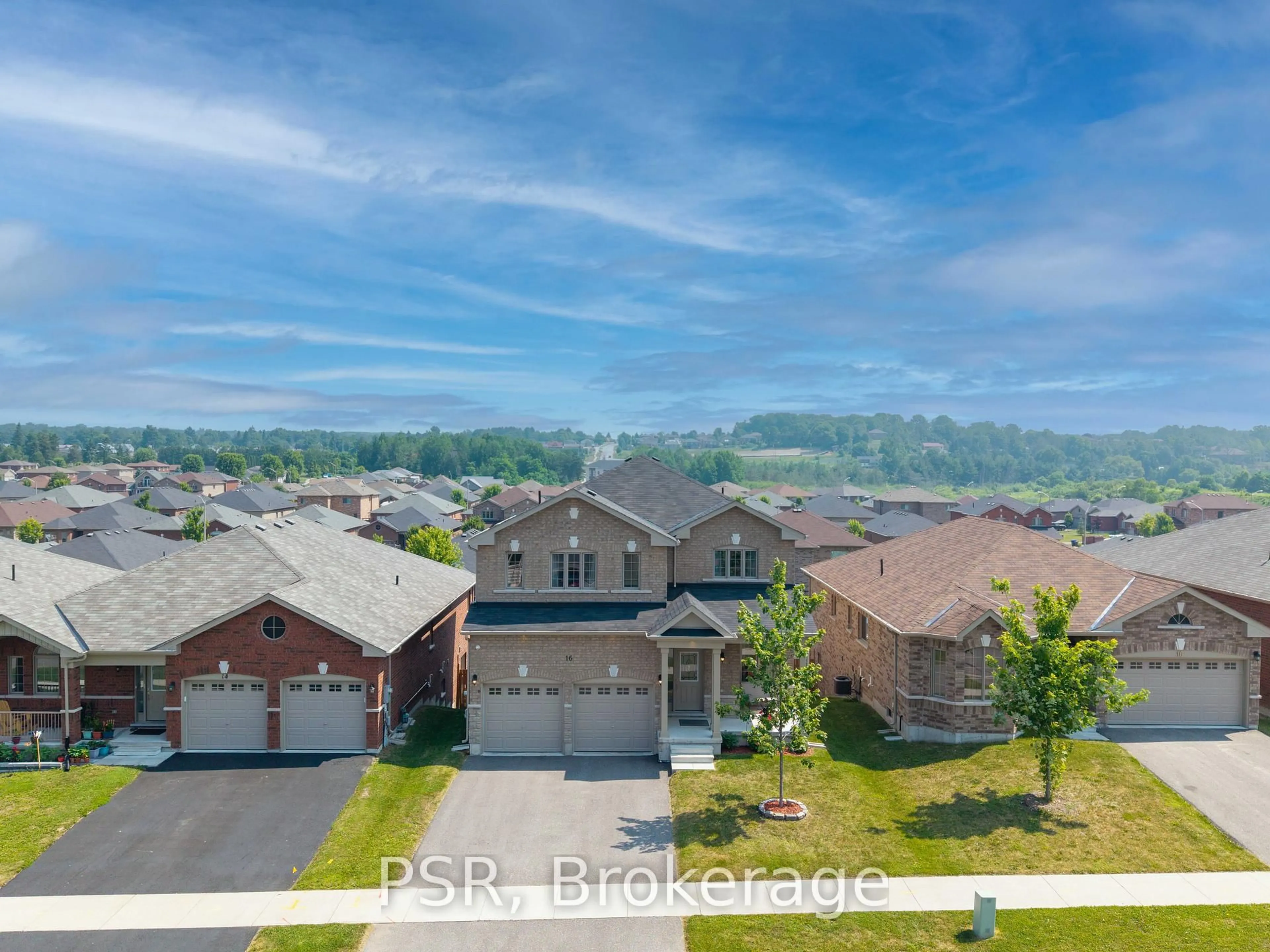 A pic from outside/outdoor area/front of a property/back of a property/a pic from drone, water/lake/river/ocean view for 16 Hewson St, Penetanguishene Ontario L9M 0V7