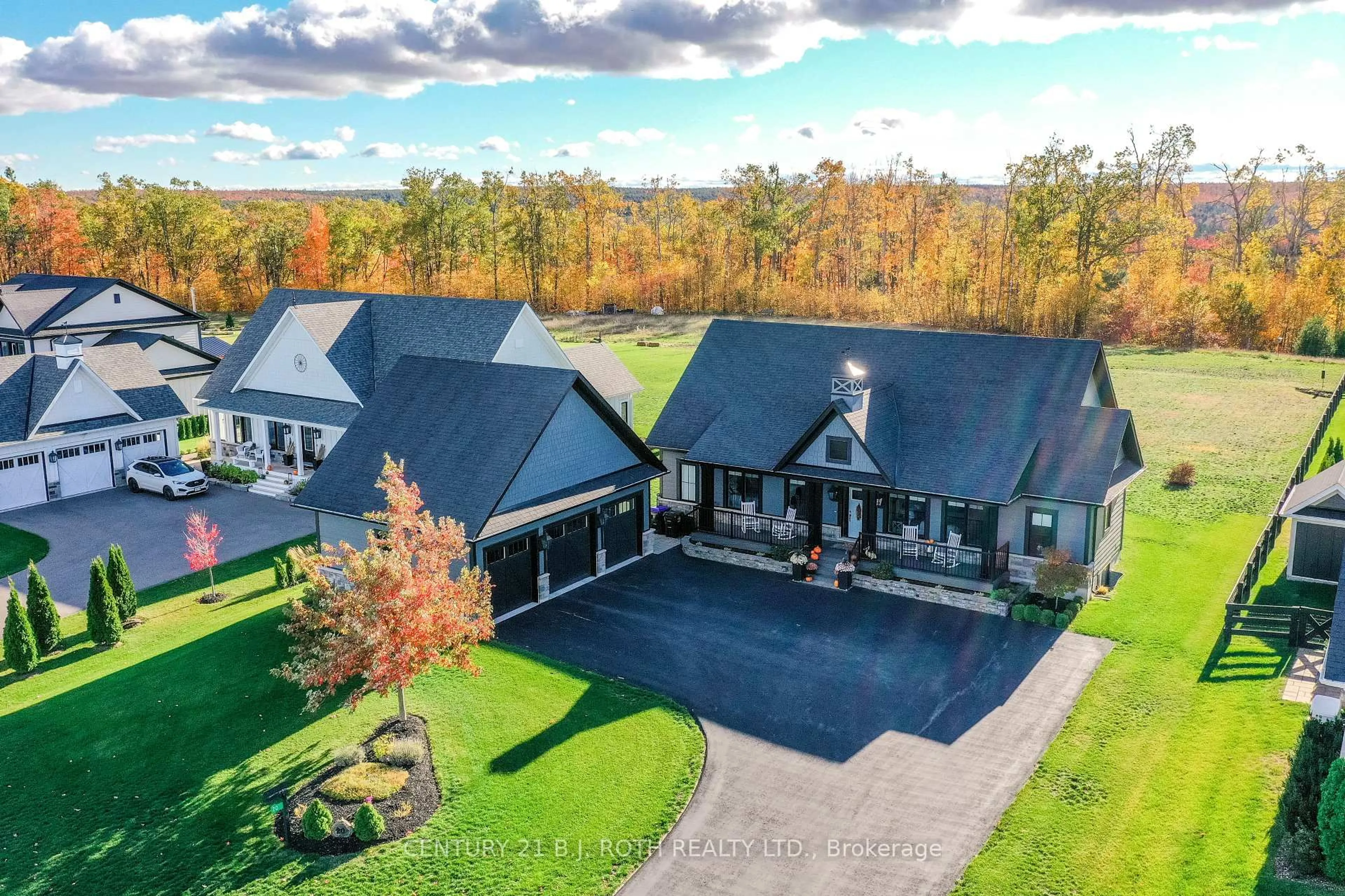 A pic from outside/outdoor area/front of a property/back of a property/a pic from drone, unknown for 20 Morgan Dr, Oro-Medonte Ontario L0K 1E0