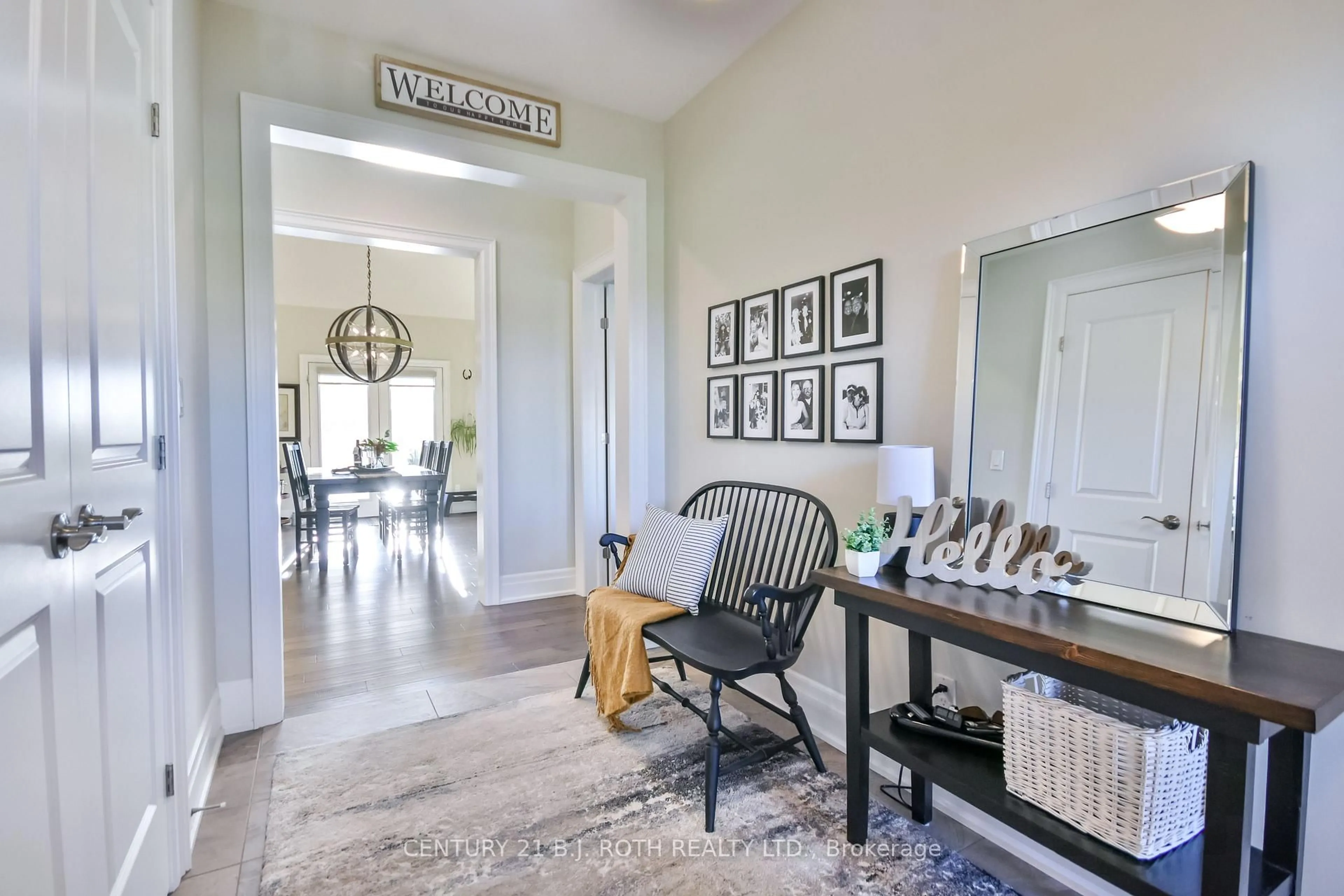 Indoor entryway for 20 Morgan Dr, Oro-Medonte Ontario L0K 1E0