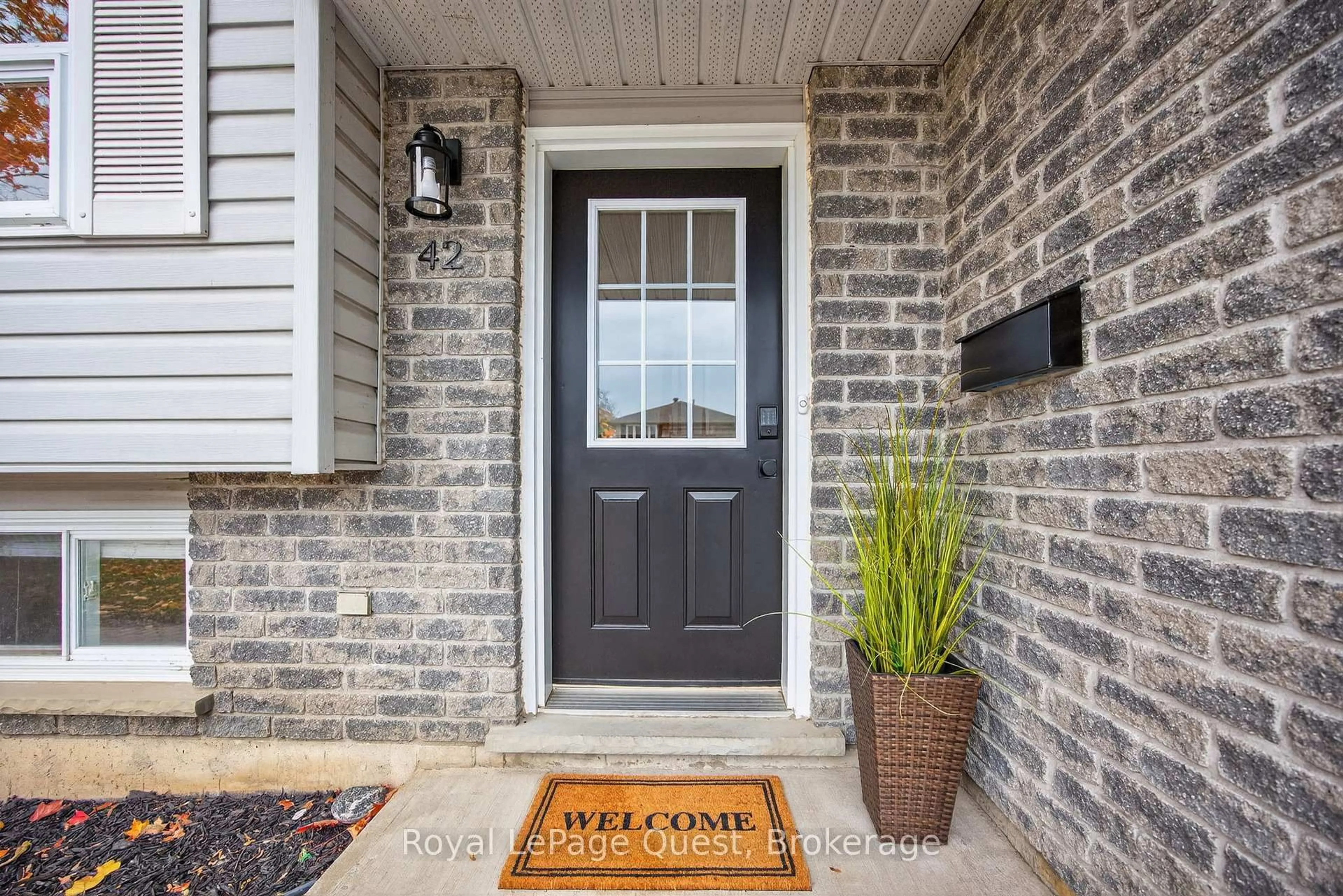 Indoor entryway for 42 Jordon Cres, Orillia Ontario L3V 8A9