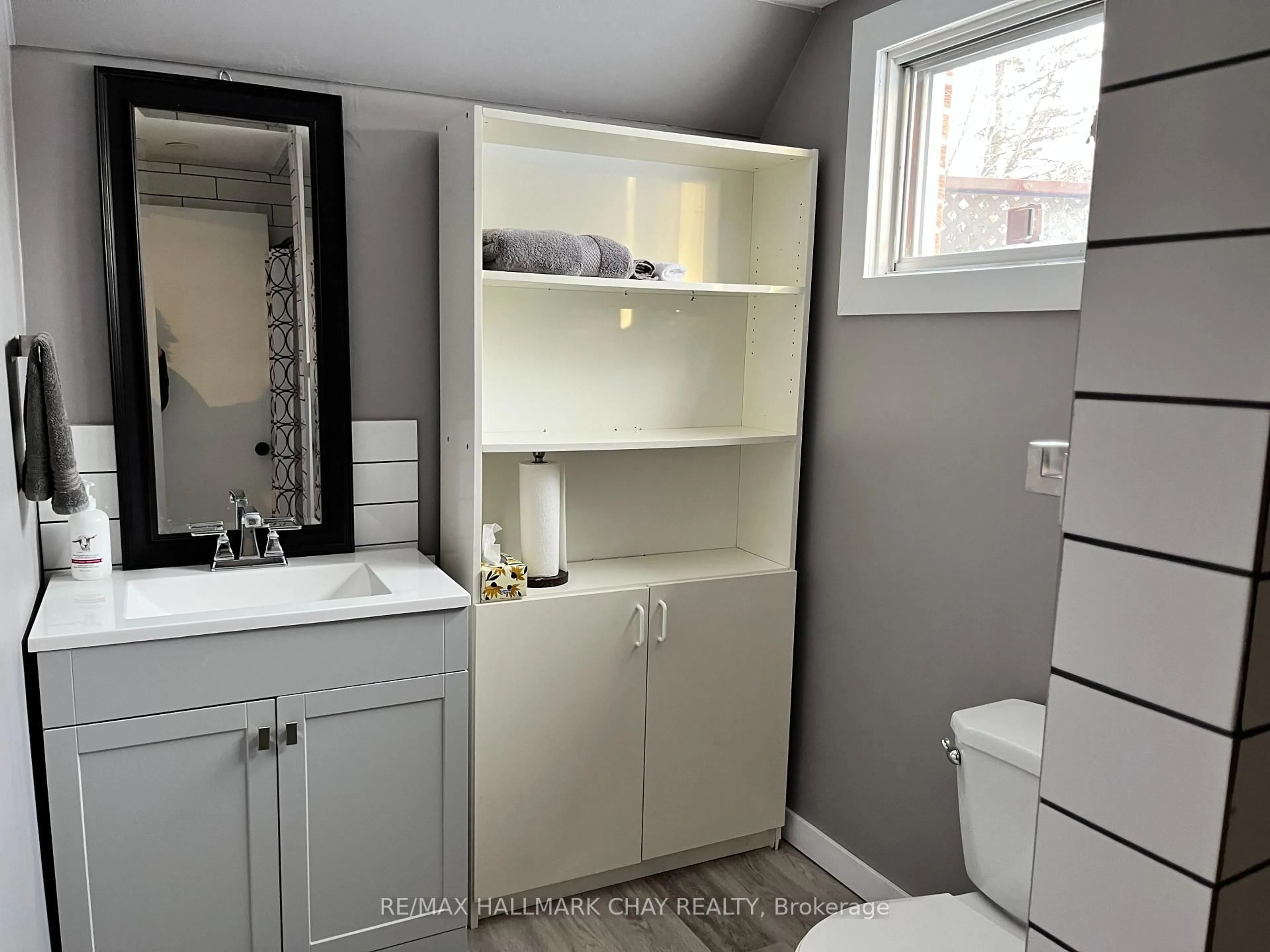 Contemporary bathroom, ceramic/tile floor for 595 Big Bay Point Rd, Barrie Ontario L4N 3Z9