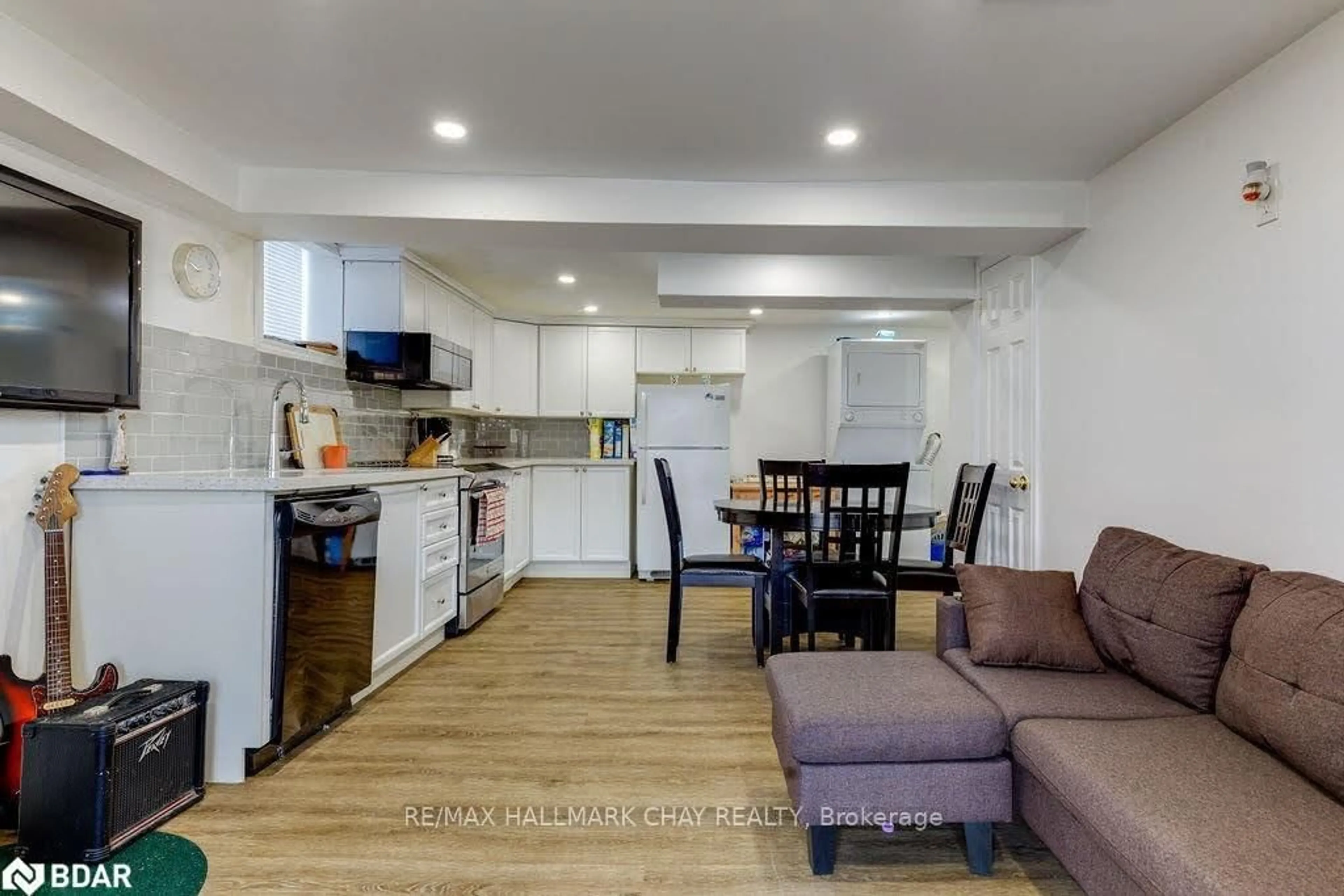 Open concept kitchen, unknown for 141 Ardagh Rd, Barrie Ontario L4N 3V5