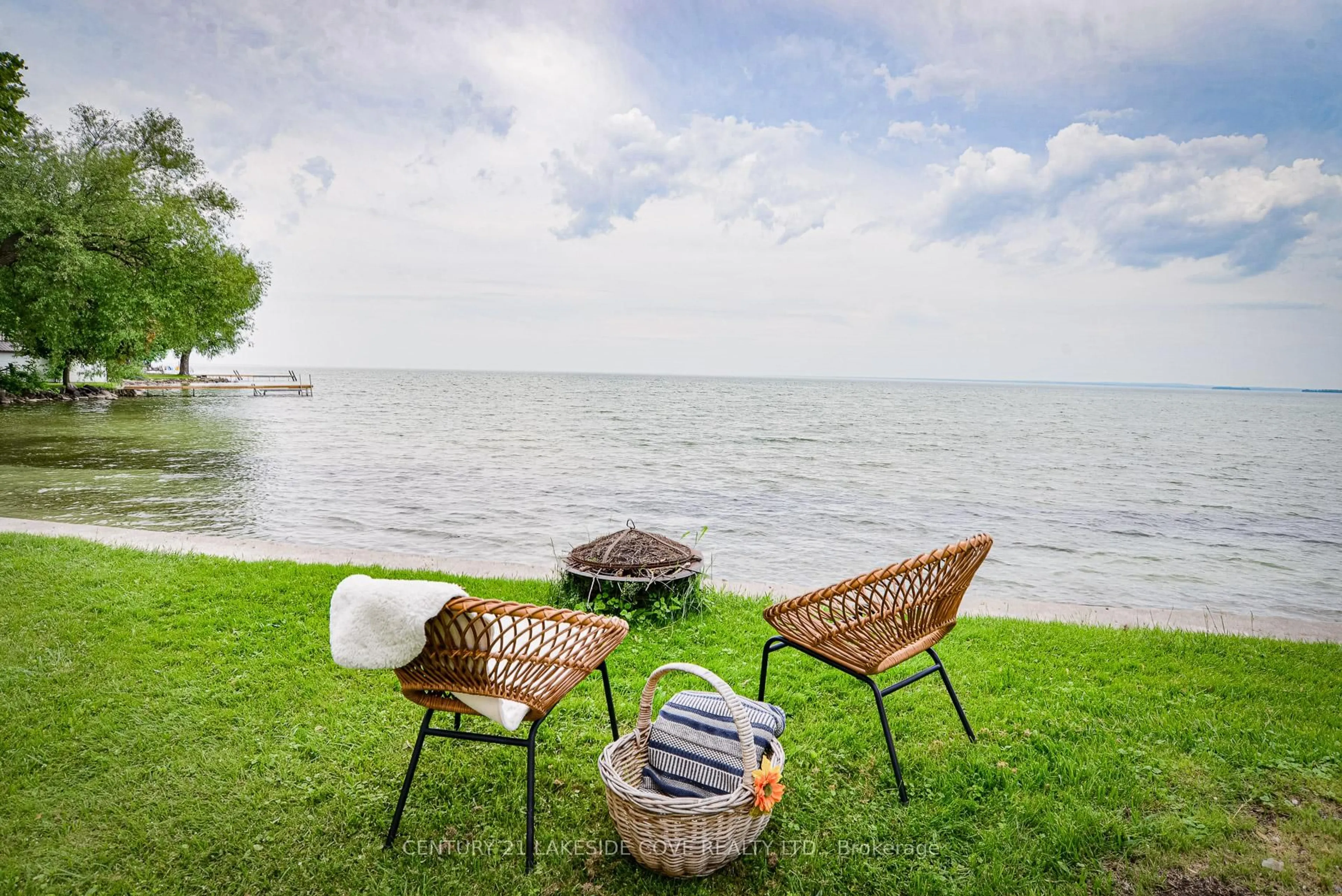 Patio, water/lake/river/ocean view for 2730 Lone Birch Tr, Ramara Ontario L0K 1B0