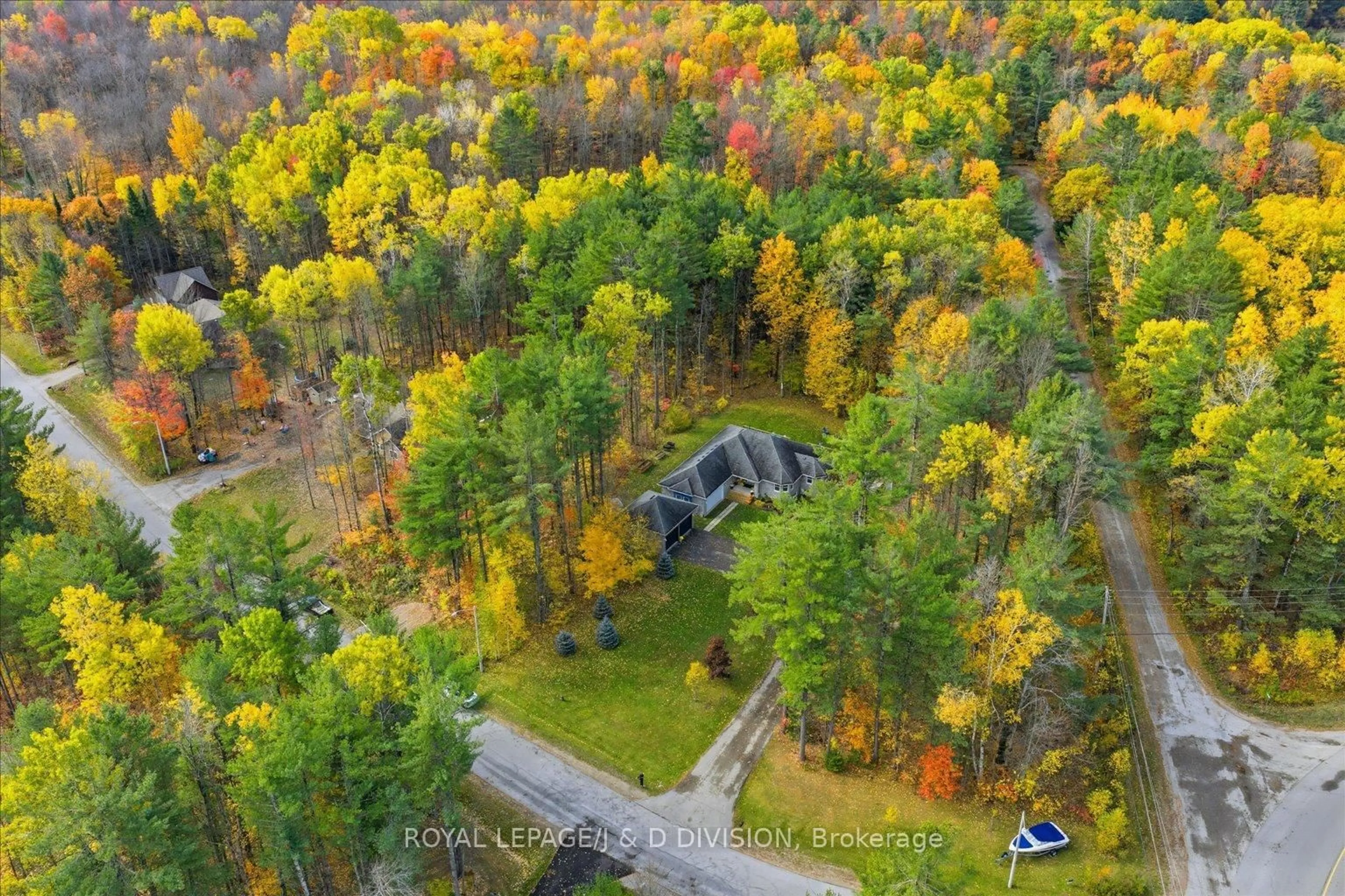A pic from outside/outdoor area/front of a property/back of a property/a pic from drone, forest/trees view for 2925 Pinecone Tr, Severn Ontario L0K 2B0