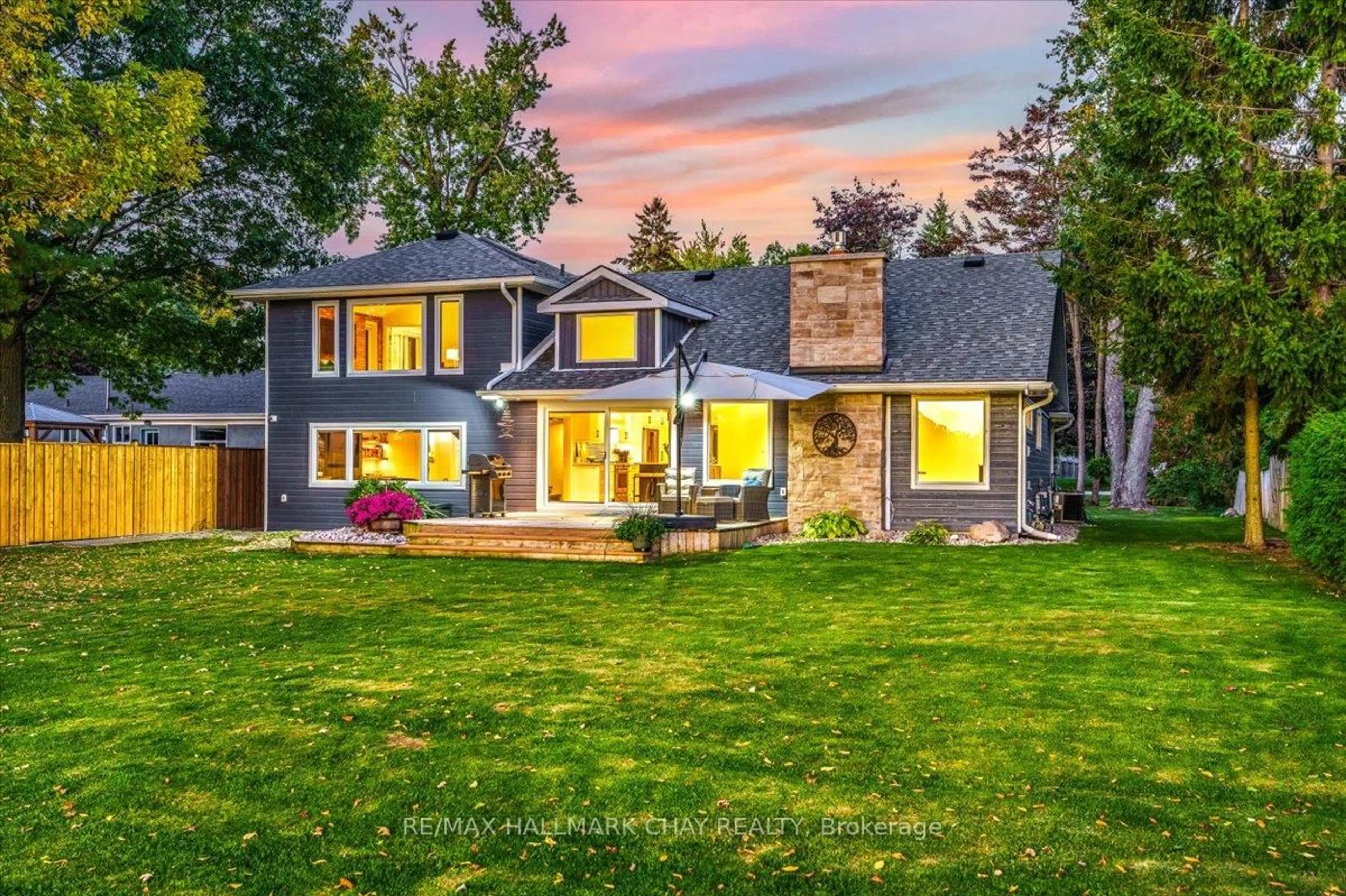 Home with brick exterior material, unknown for 668 Broadview Ave, Orillia Ontario L3V 6P2