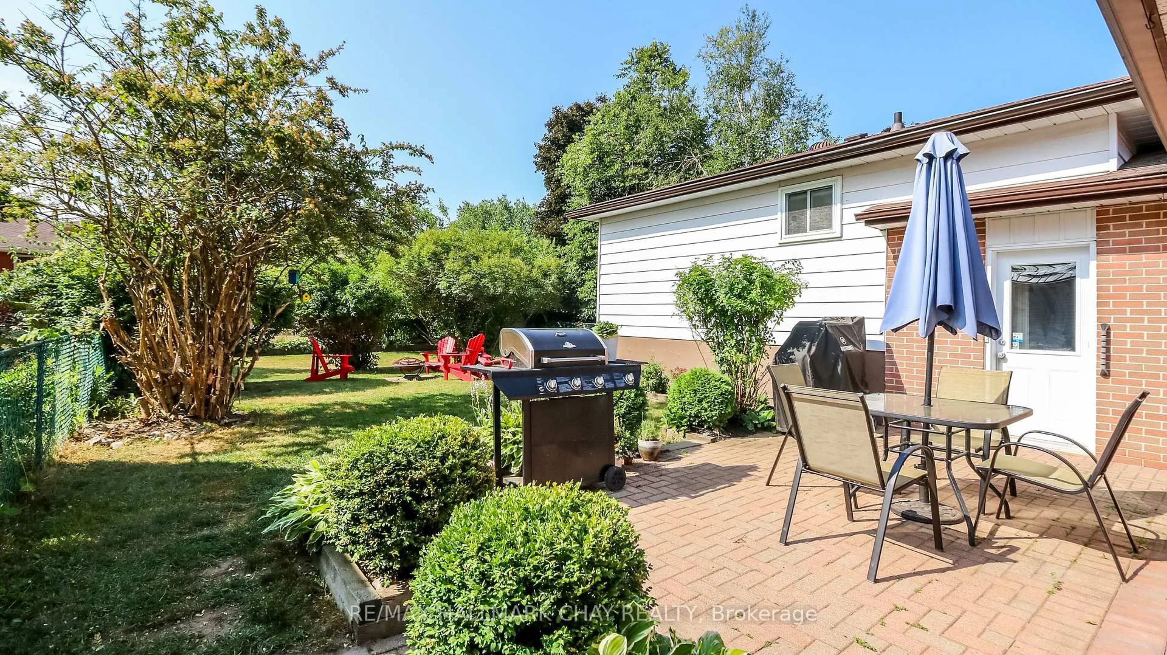 Patio, street for 71 Briar Rd, Barrie Ontario L4N 3M5