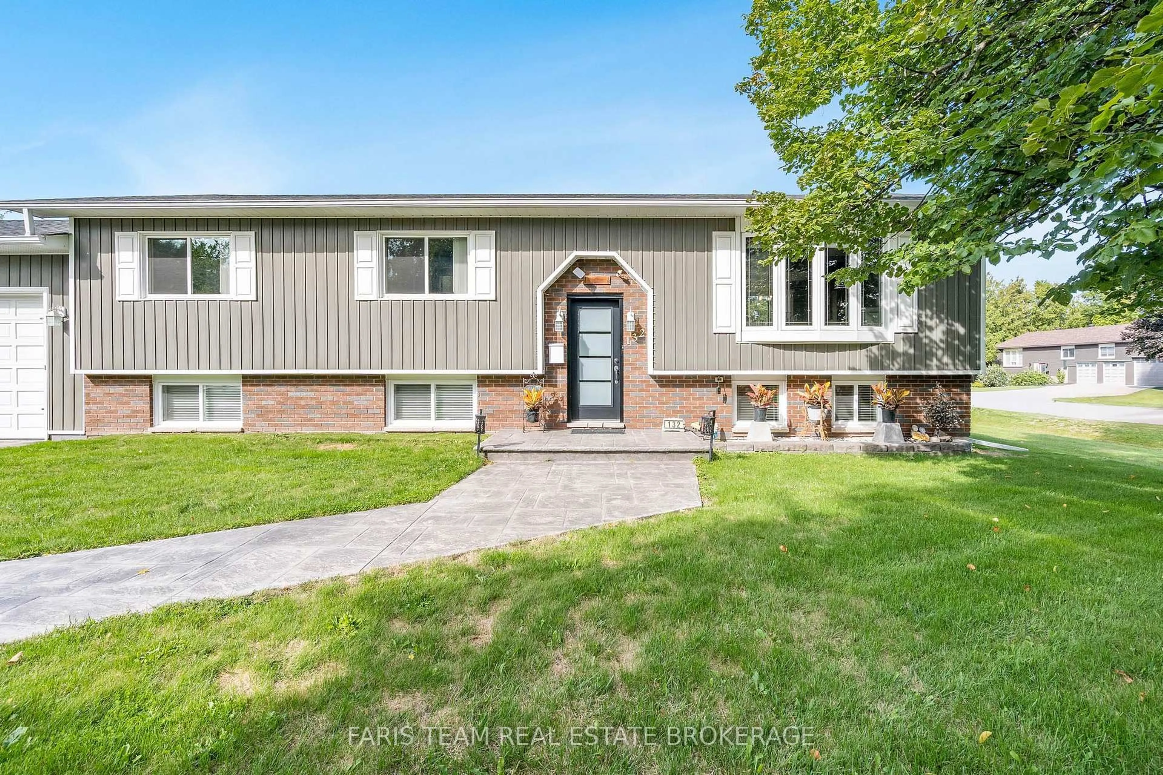 Unknown for 132 Patterson Rd, Barrie Ontario L4N 3W4