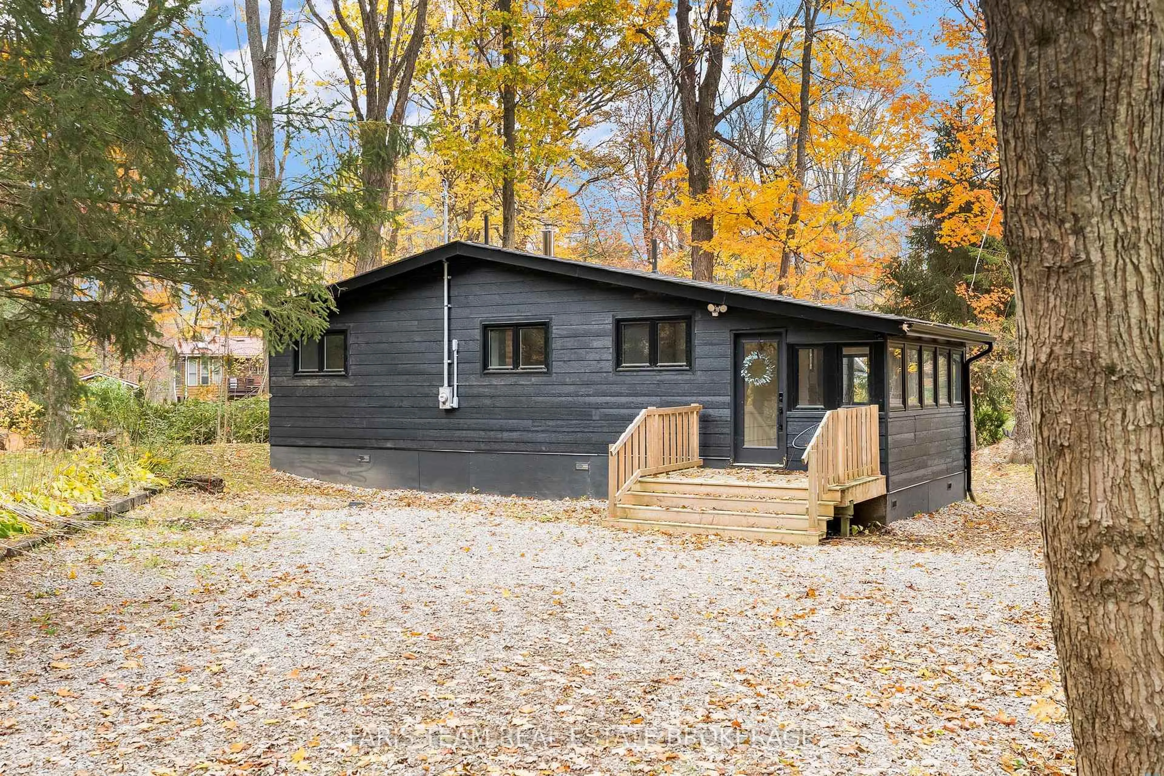 Unknown for 7475 Island Cres, Severn Ontario L0K 2B0