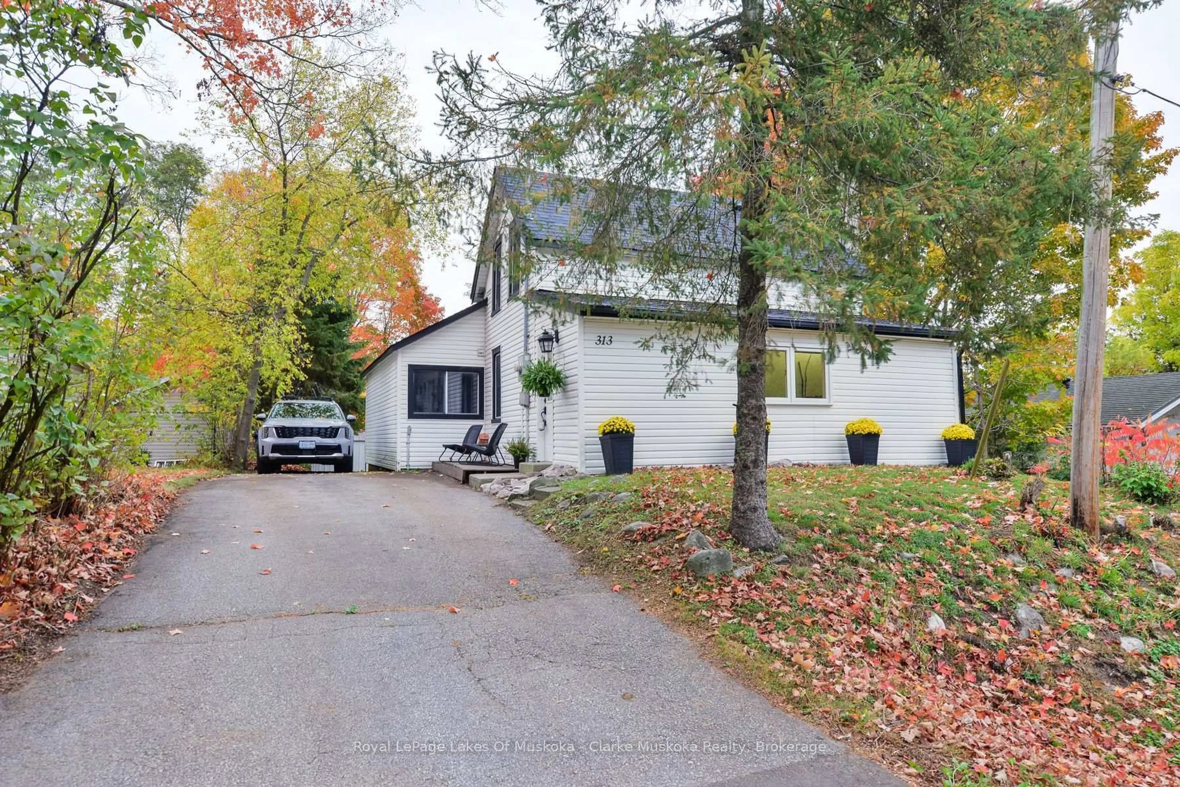 Unknown for 313 Ouida St, Tay Ontario L0K 2C0