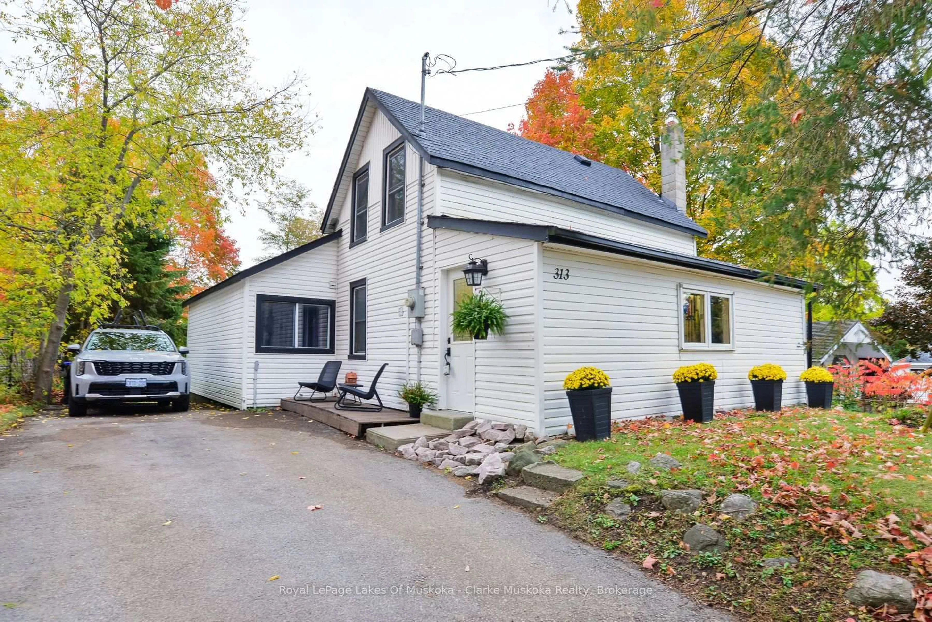 Unknown for 313 Ouida St, Tay Ontario L0K 2C0