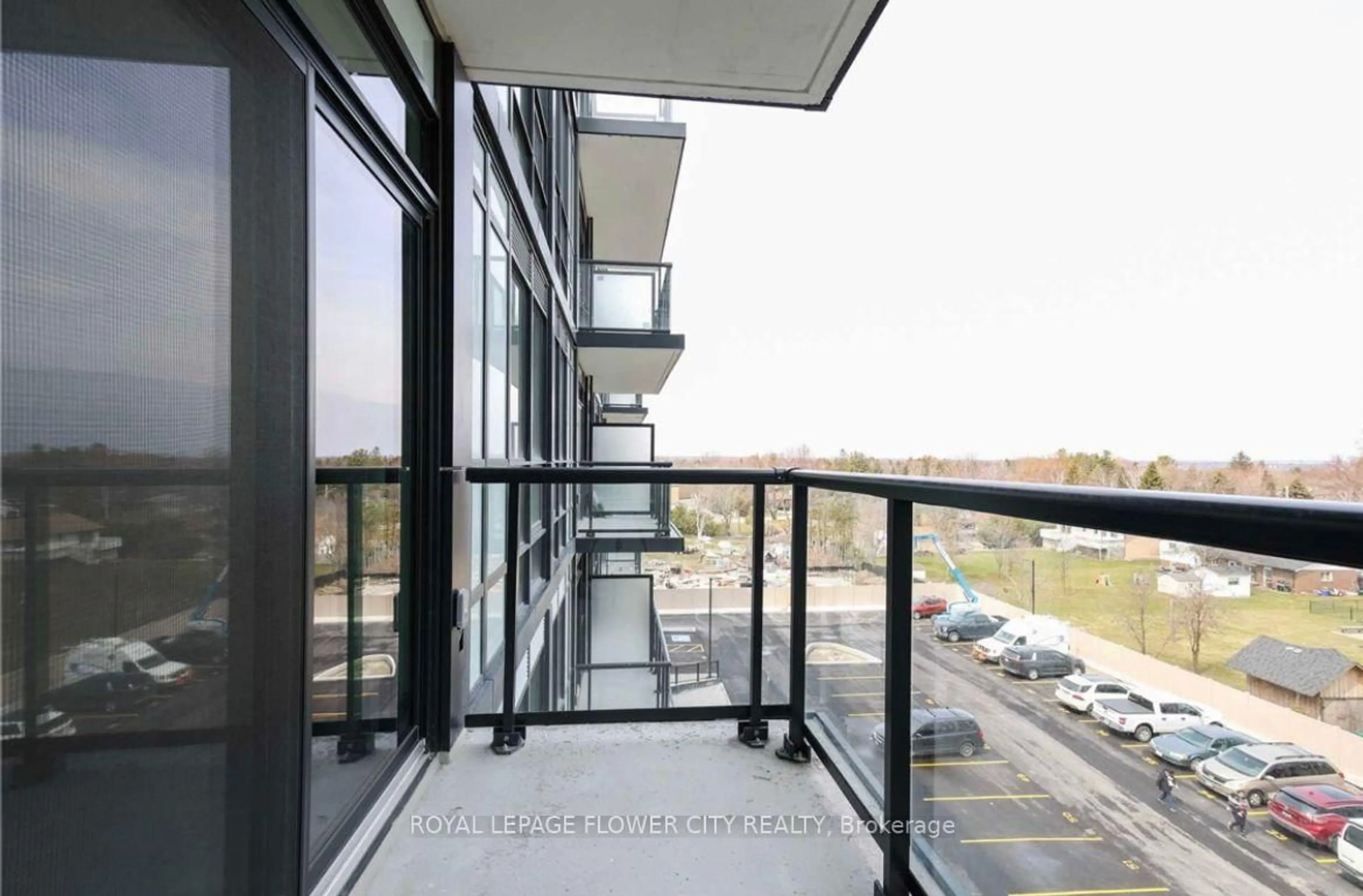 Unknown for 681 Yonge St #524, Barrie Ontario L4N 4E8
