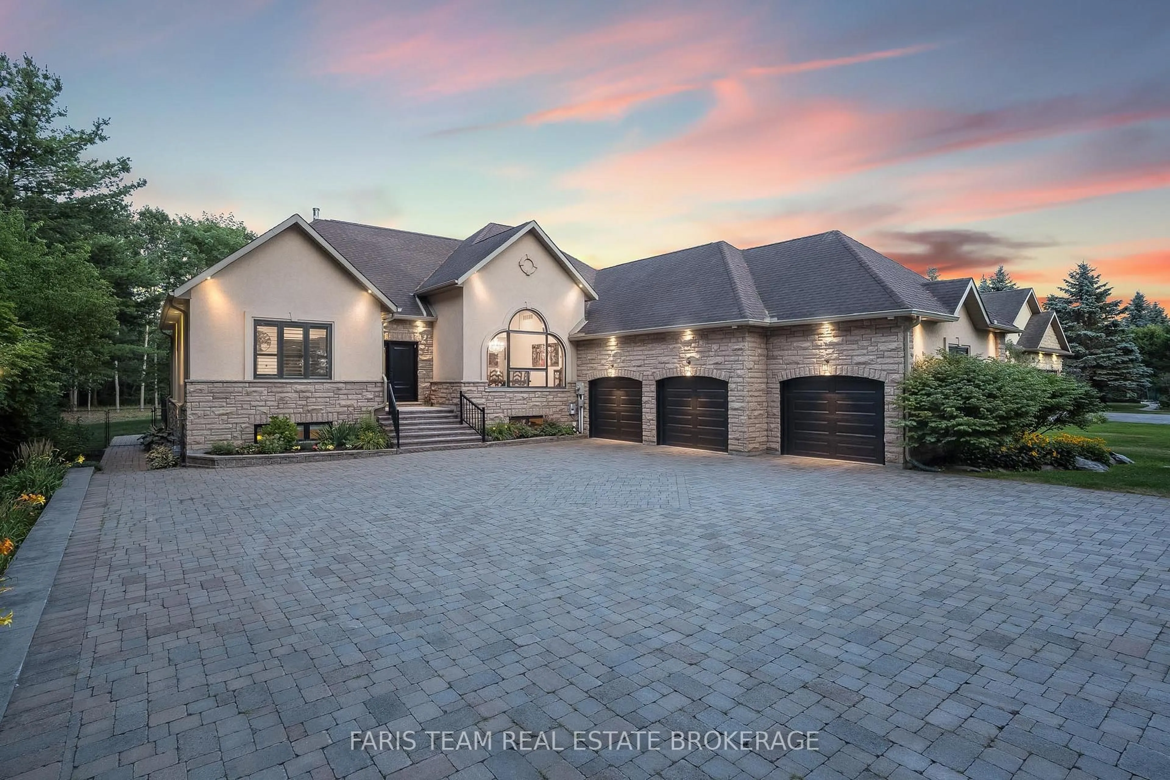 Home with brick exterior material, street for 1609 Wedgewood Dr, Wasaga Beach Ontario L9Z 1R8