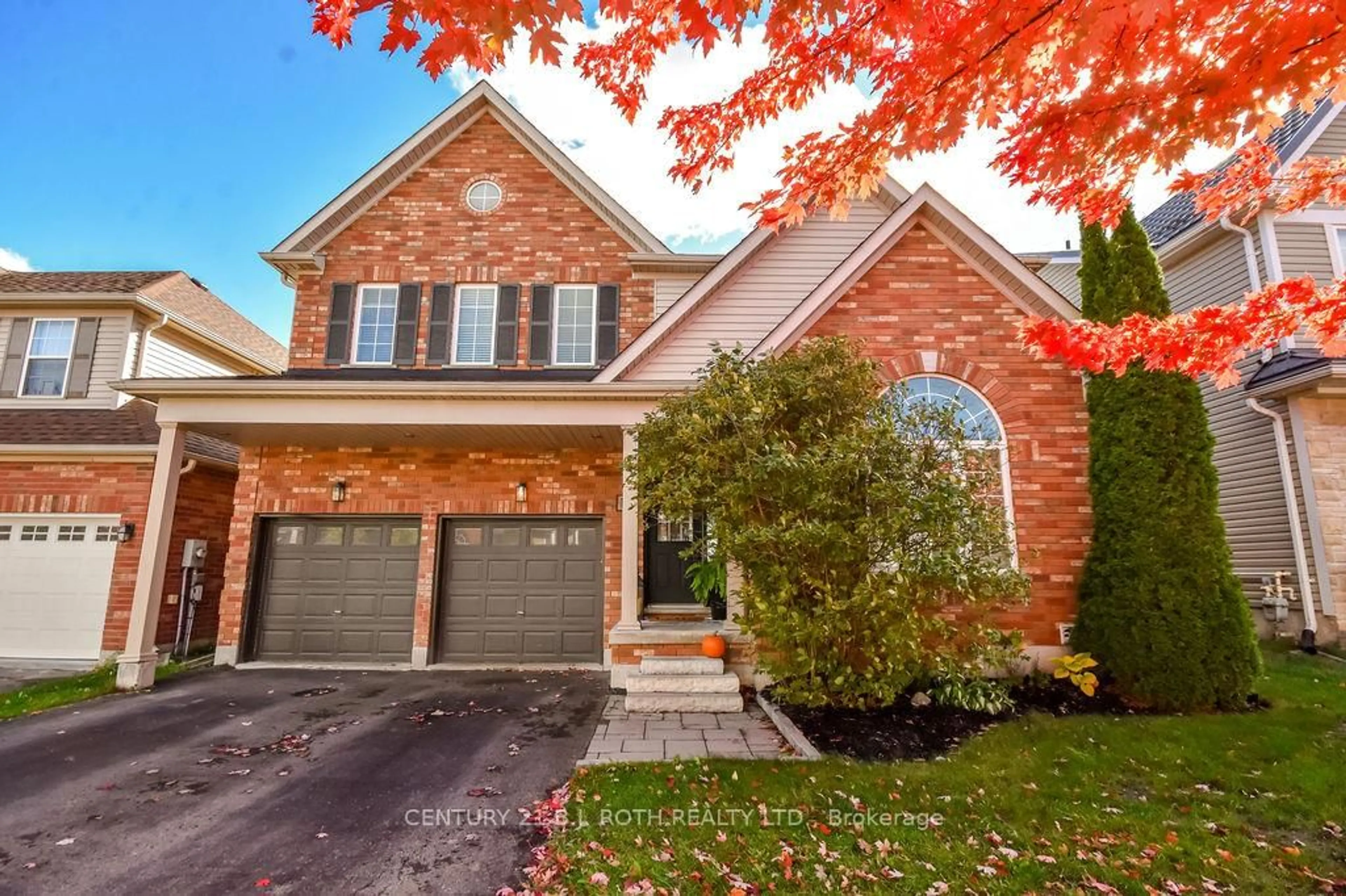 Home with brick exterior material, street for 11 Blackbird Lane, Barrie Ontario L4N 0Z1