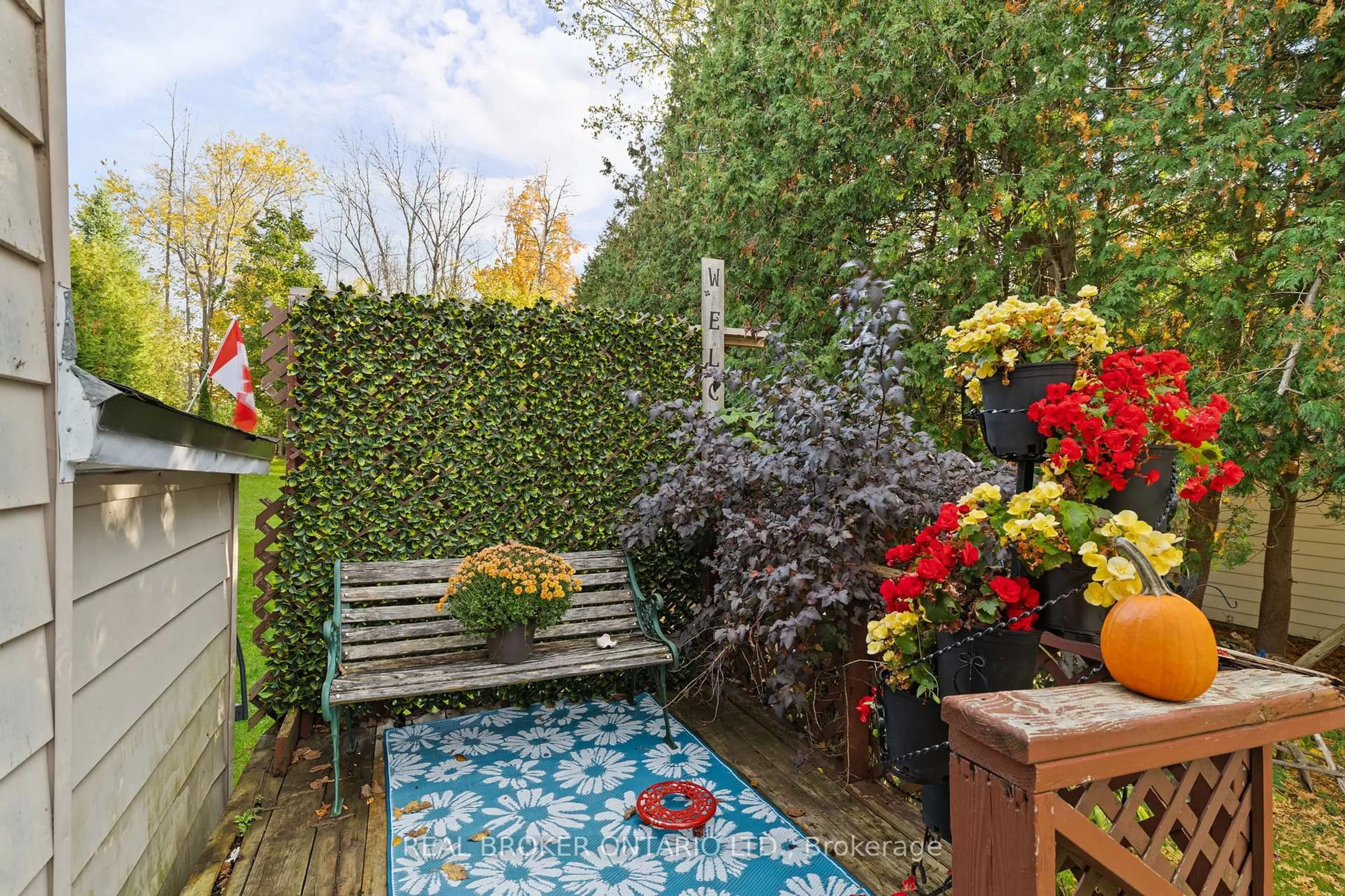 Patio, unknown for 15 Lovejoy St, Tay Ontario L0K 2A0