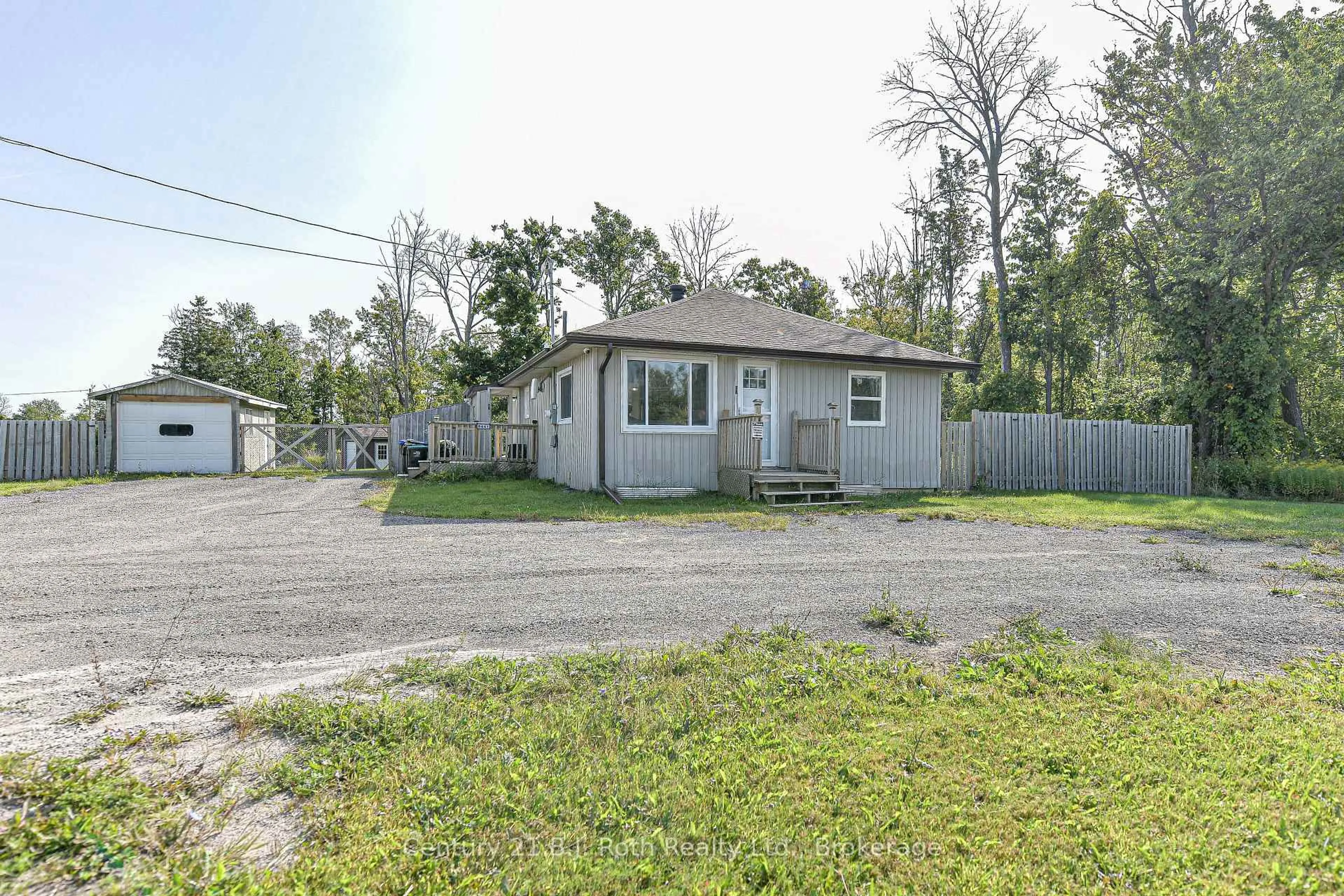 Shed for 8441 11 Highway, Severn Ontario L3V 0N3