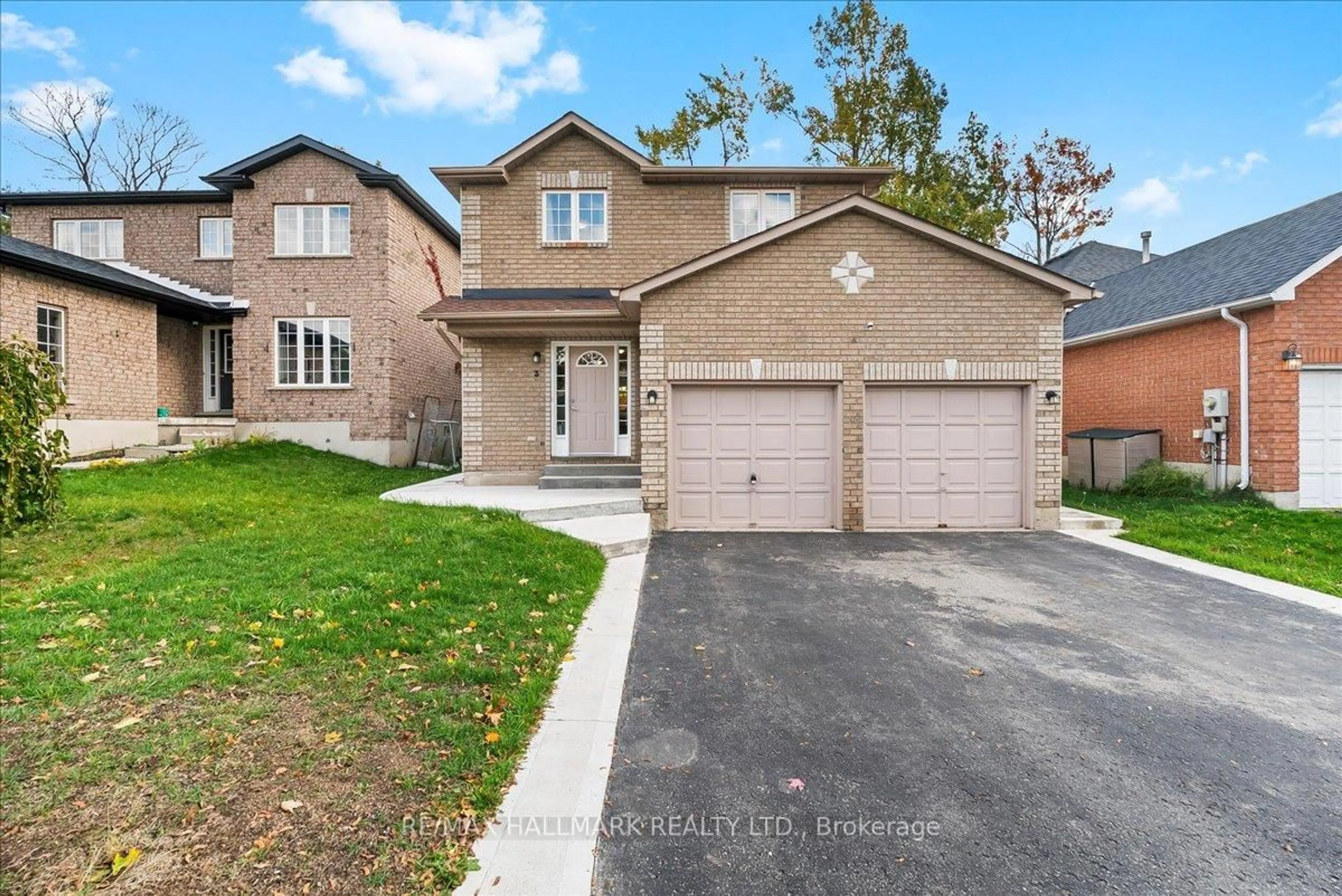 Home with brick exterior material, street for 3 Masters Dr, Barrie Ontario L4M 6W4