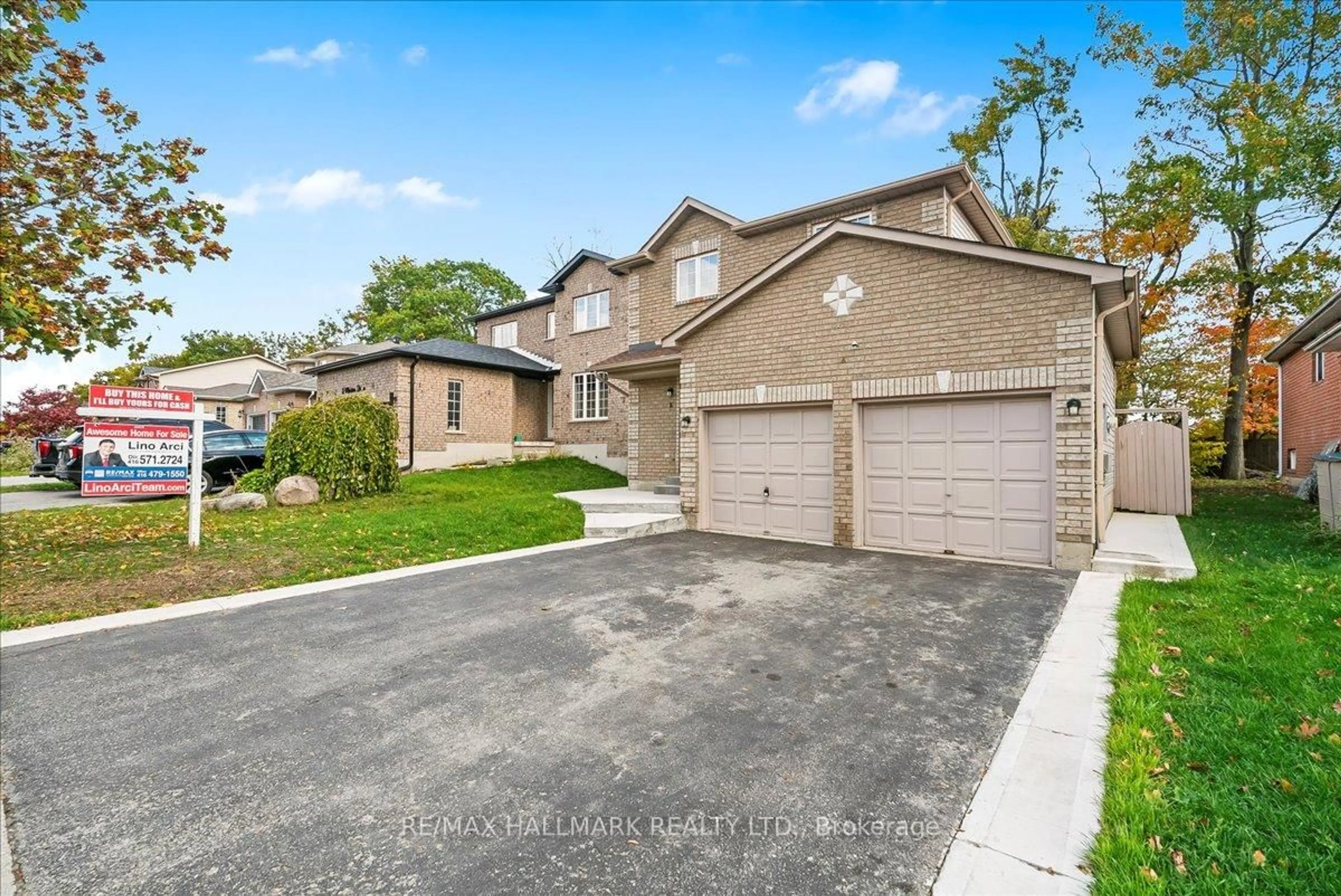A pic from outside/outdoor area/front of a property/back of a property/a pic from drone, street for 3 Masters Dr, Barrie Ontario L4M 6W4