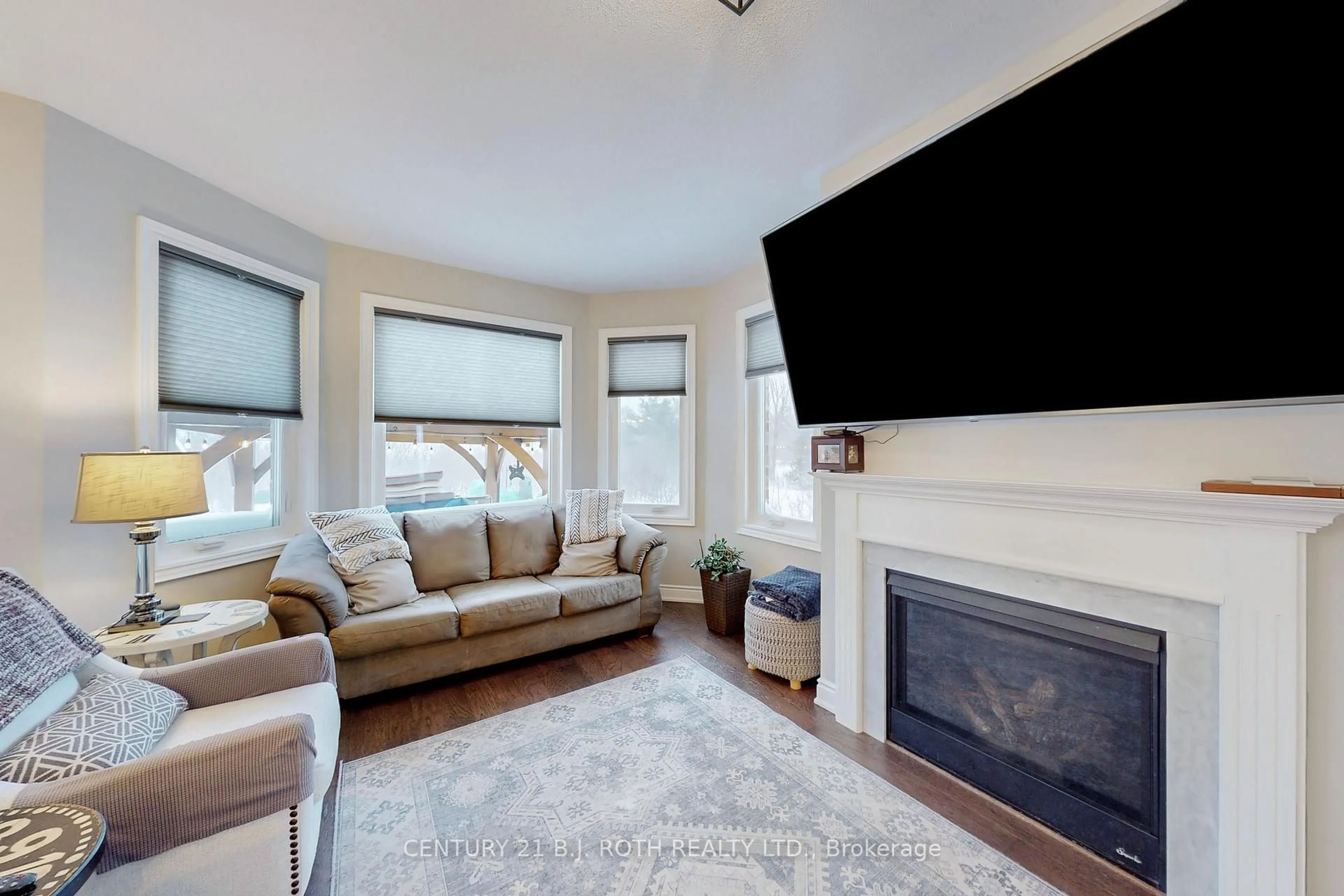Living room with furniture, unknown for 157 Mary St, Clearview Ontario L0M 1G0