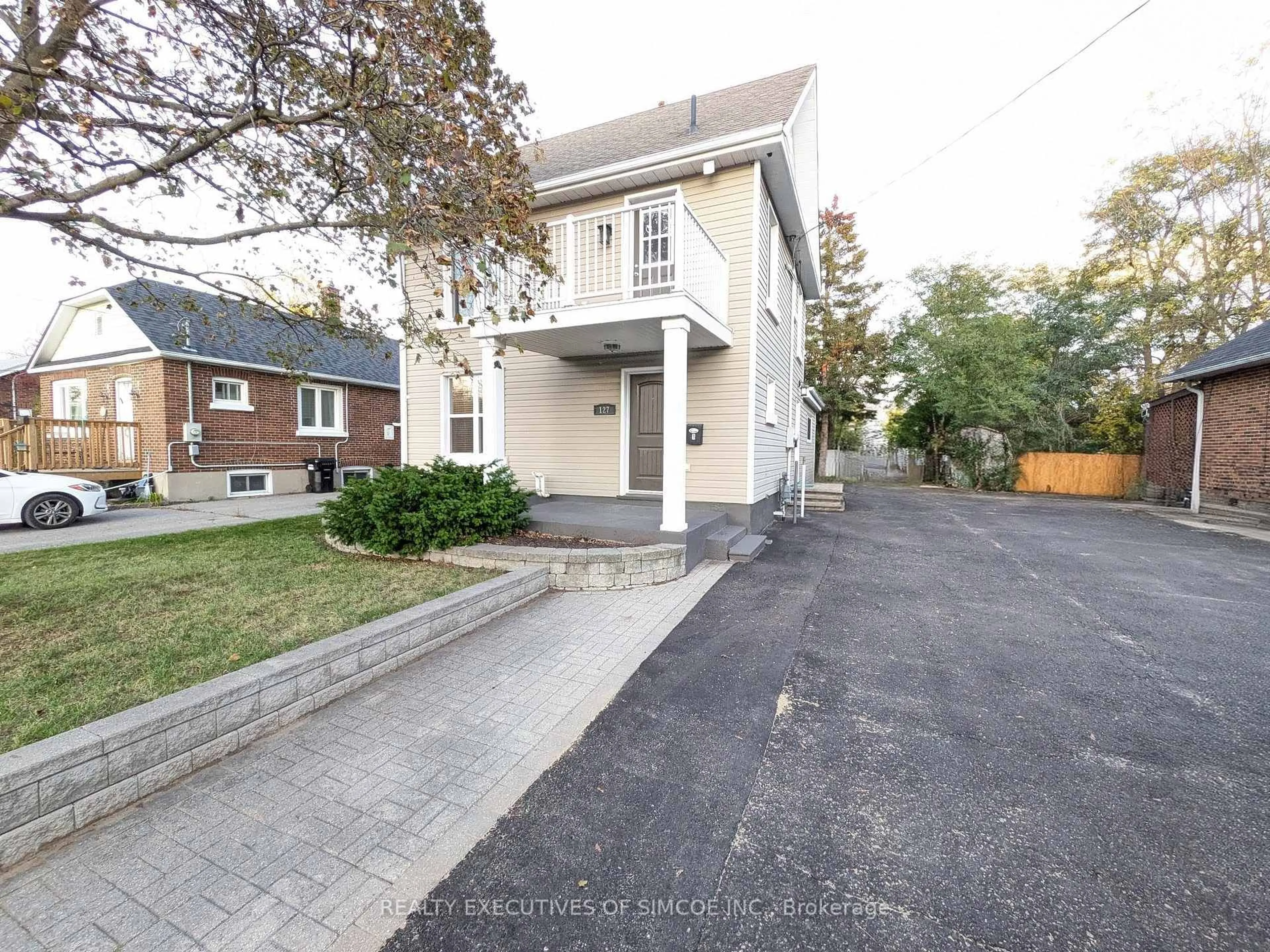 Unknown for 127 Innisfil St, Barrie Ontario L4N 3E6