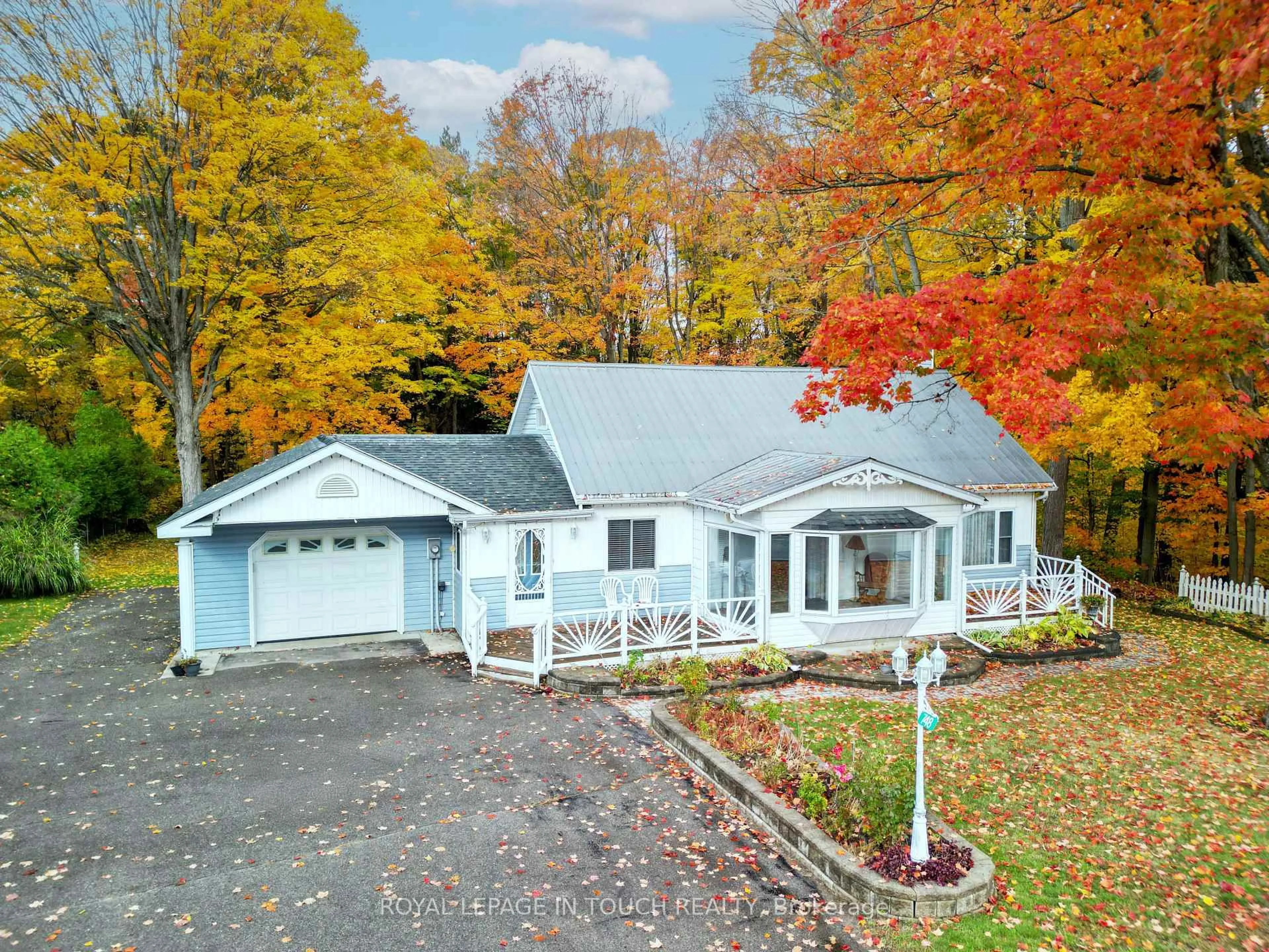 A pic from outside/outdoor area/front of a property/back of a property/a pic from drone, street for 748 Overhead bridge Rd, Tiny Ontario L9M 0V6
