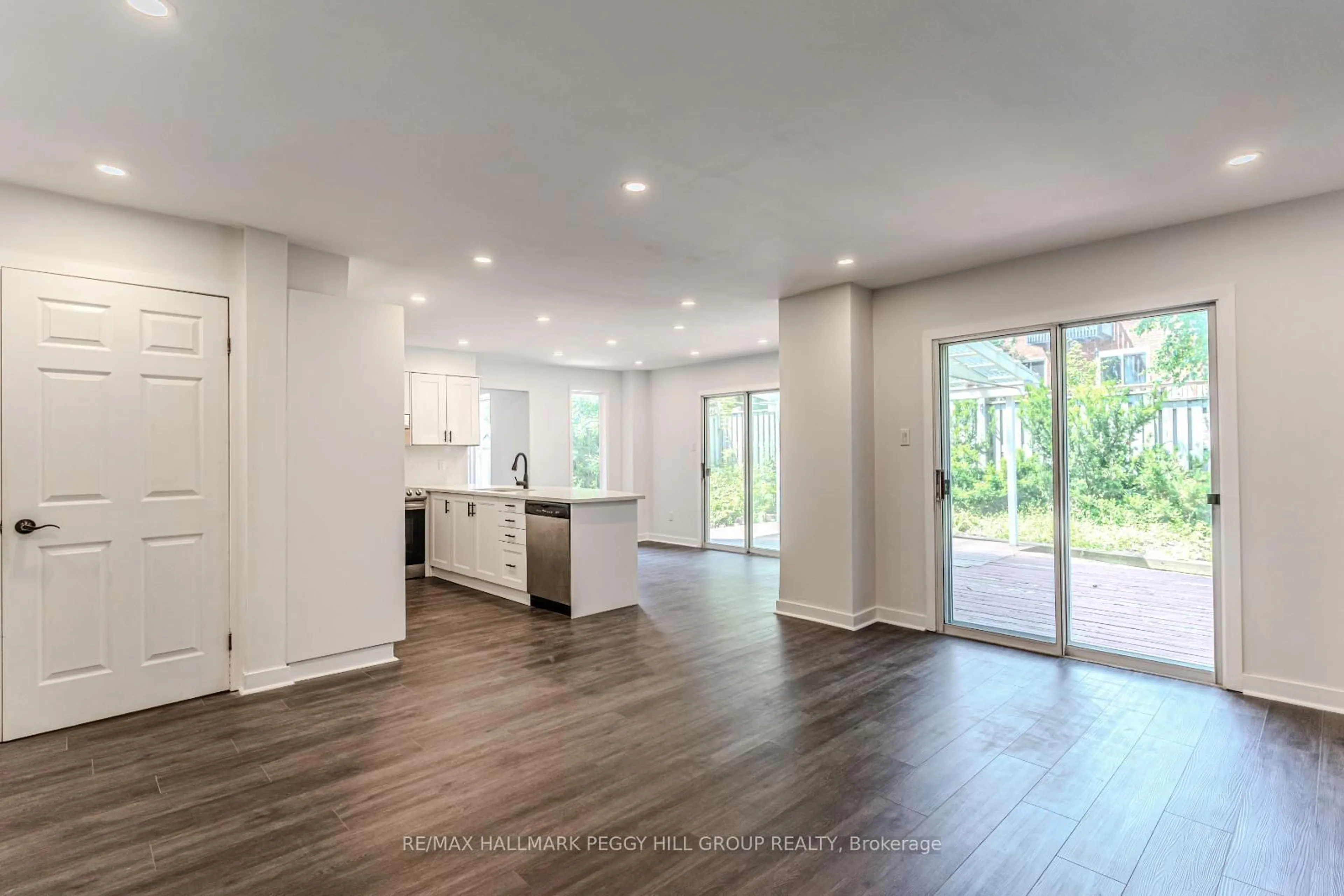 Open concept kitchen, unknown for 21 Autumn Lane, Barrie Ontario L4N 6G8