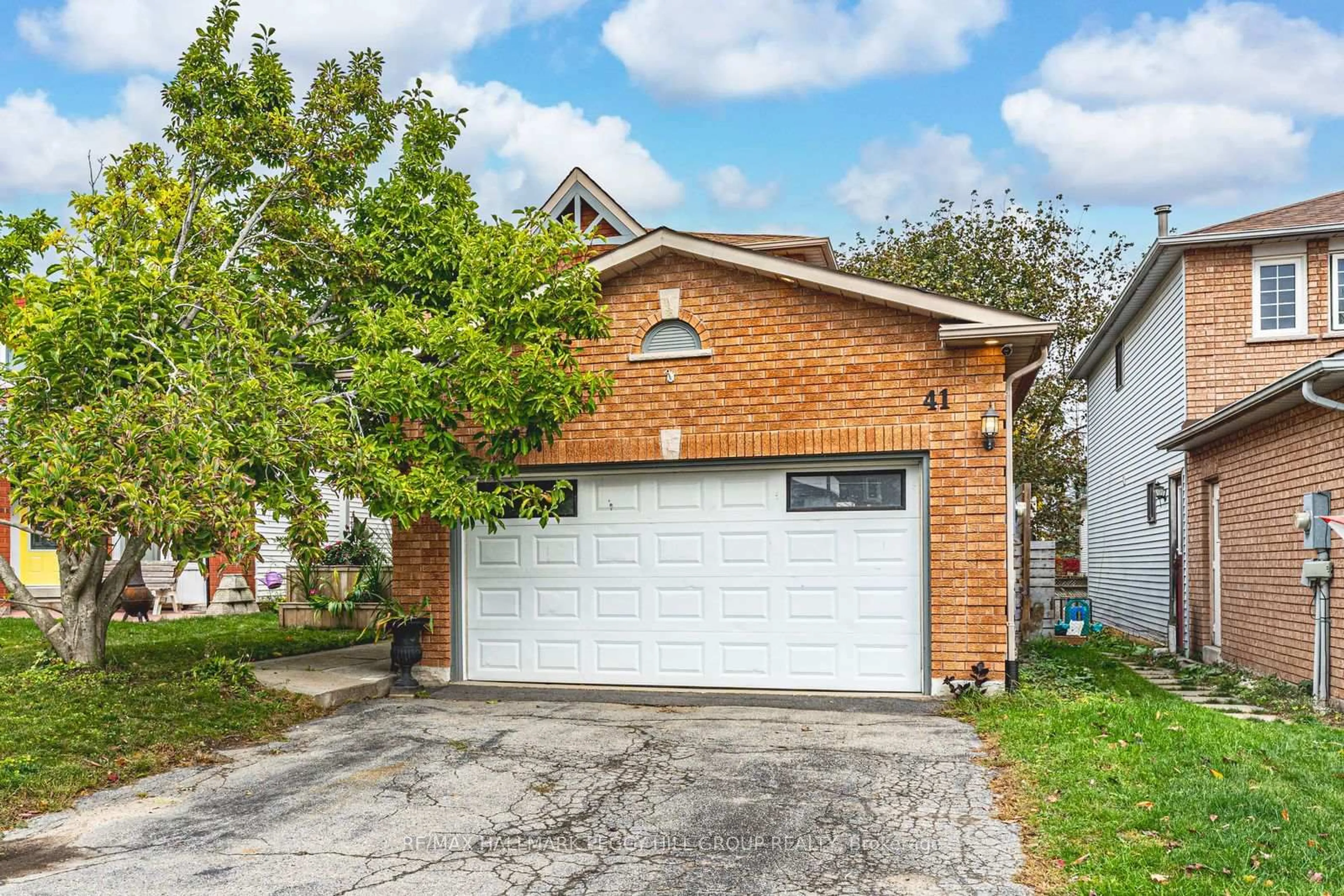 Home with brick exterior material, street for 41 Penton Dr, Barrie Ontario L4N 7A3