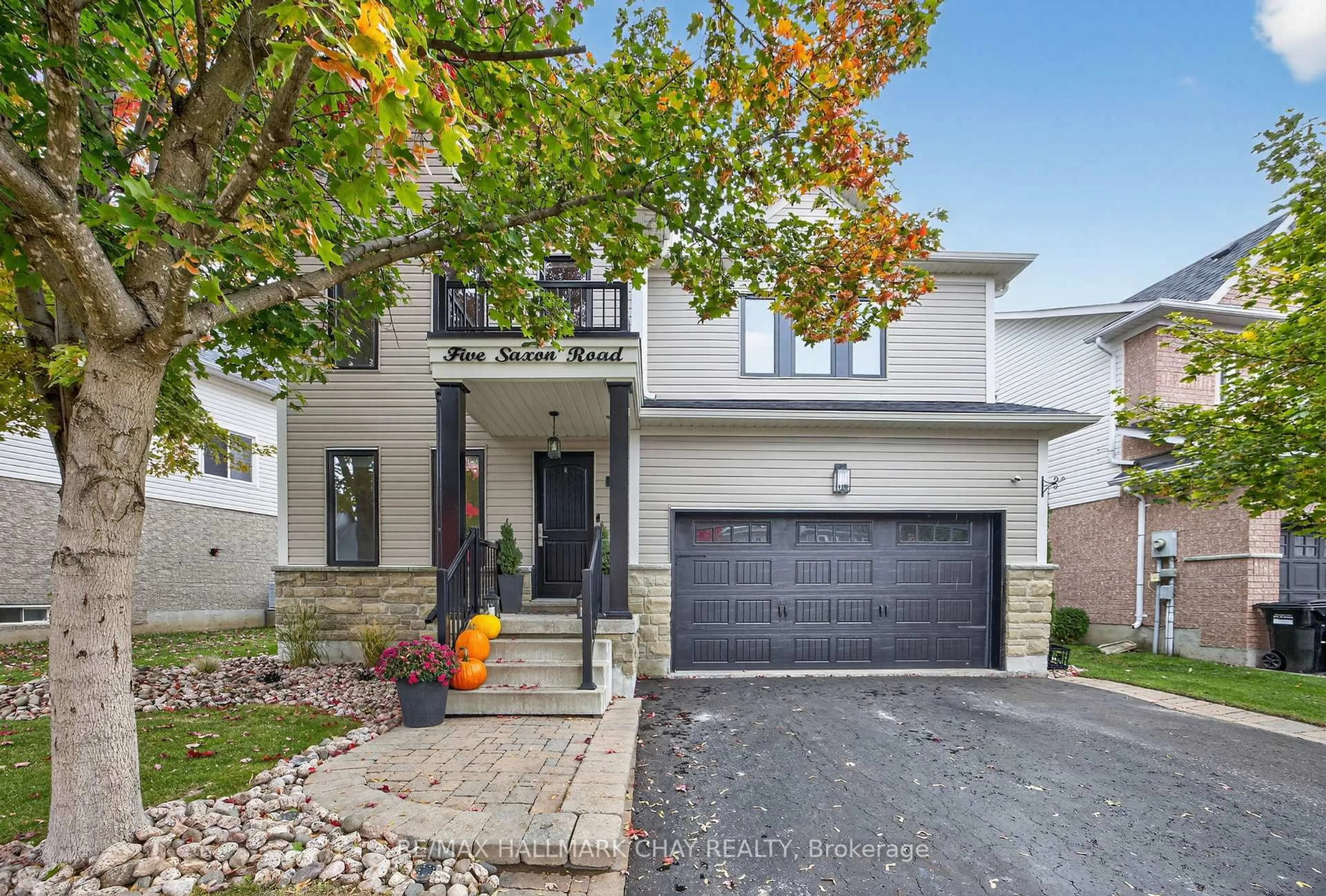 Home with brick exterior material, street for 5 Saxon Rd, Barrie Ontario L4M 7G6