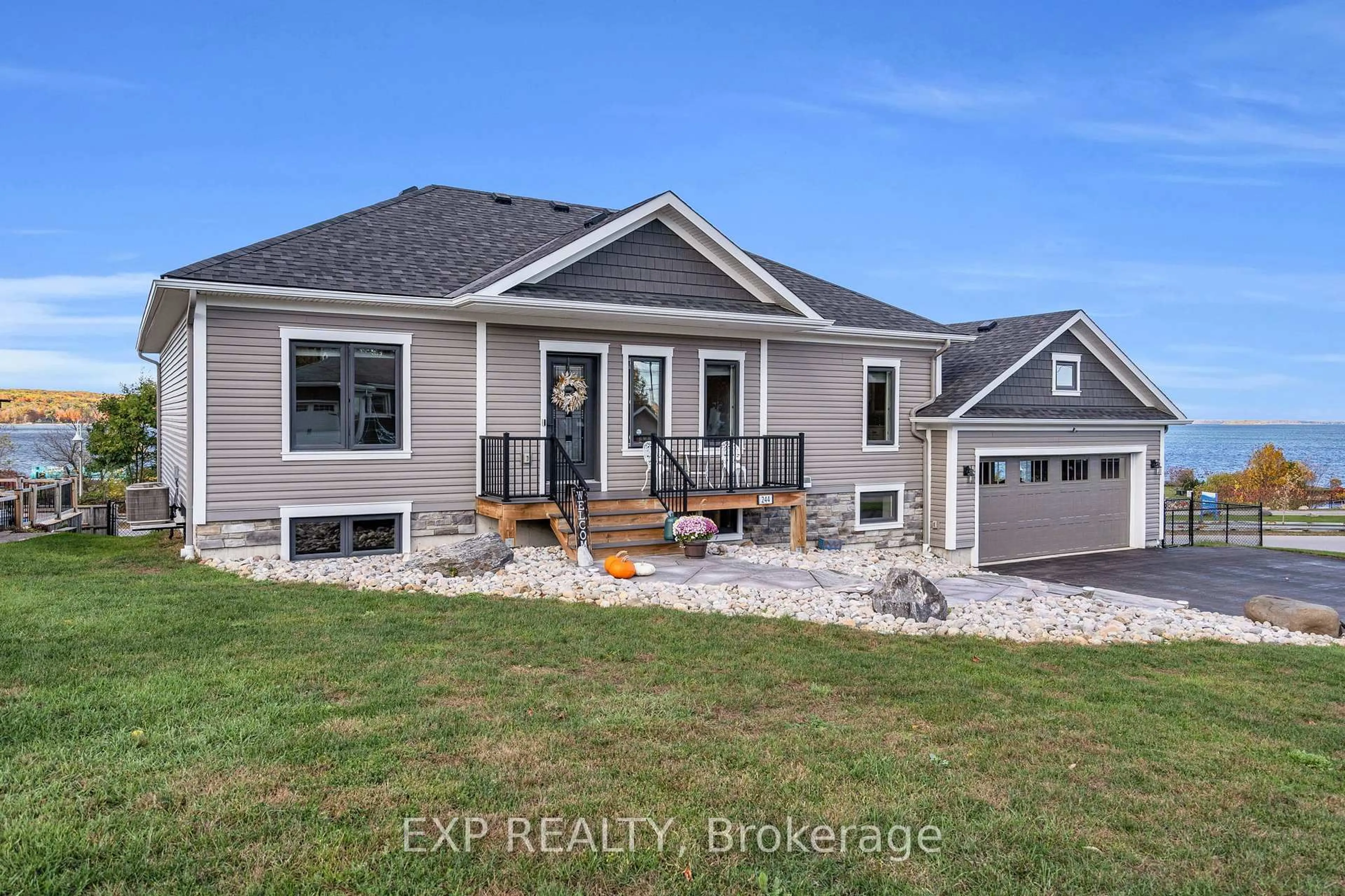 Home with vinyl exterior material, unknown for 244 Frank St, Midland Ontario L4R 1H4