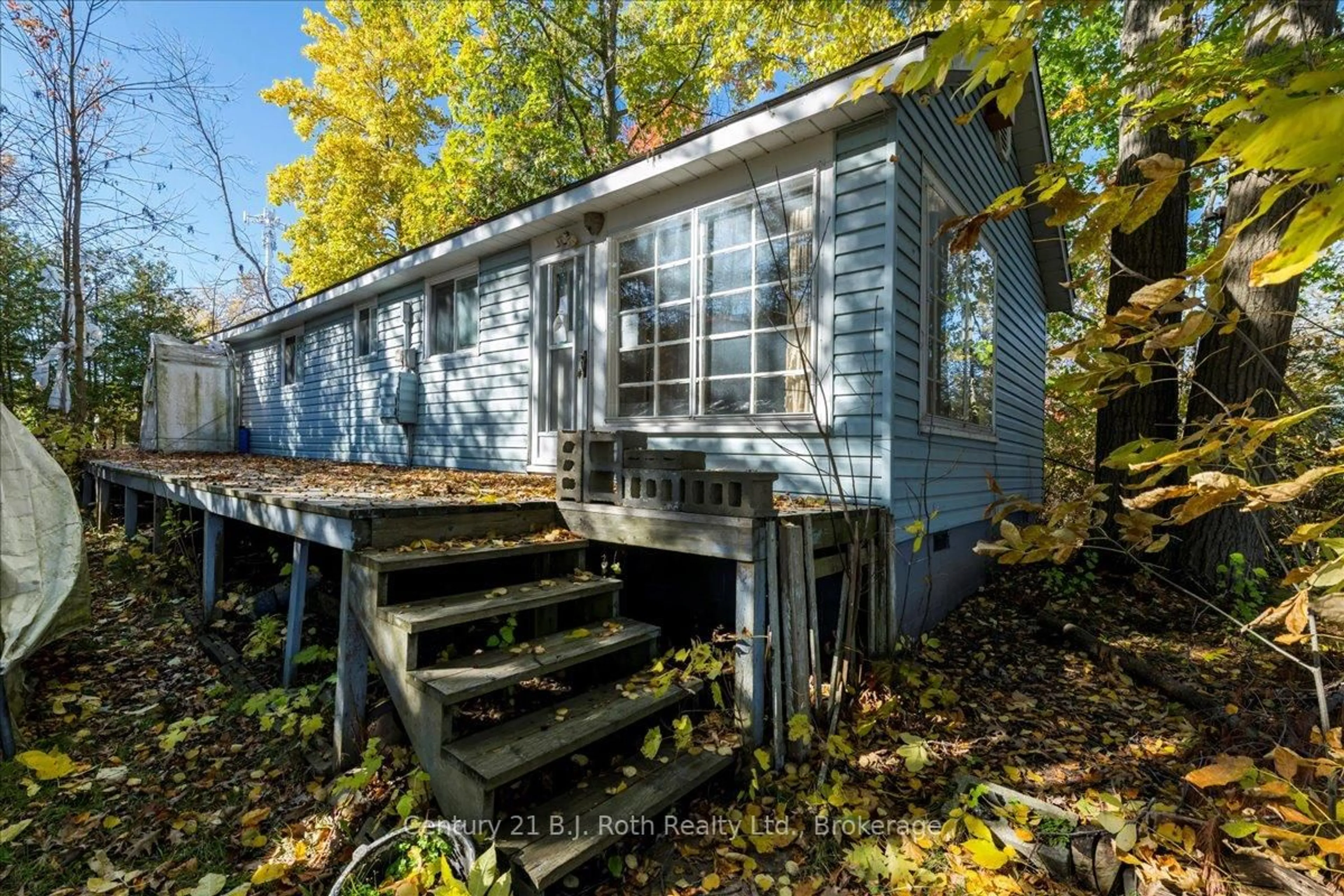 Shed for 152 Beck St, Wasaga Beach Ontario L9Z 2K7