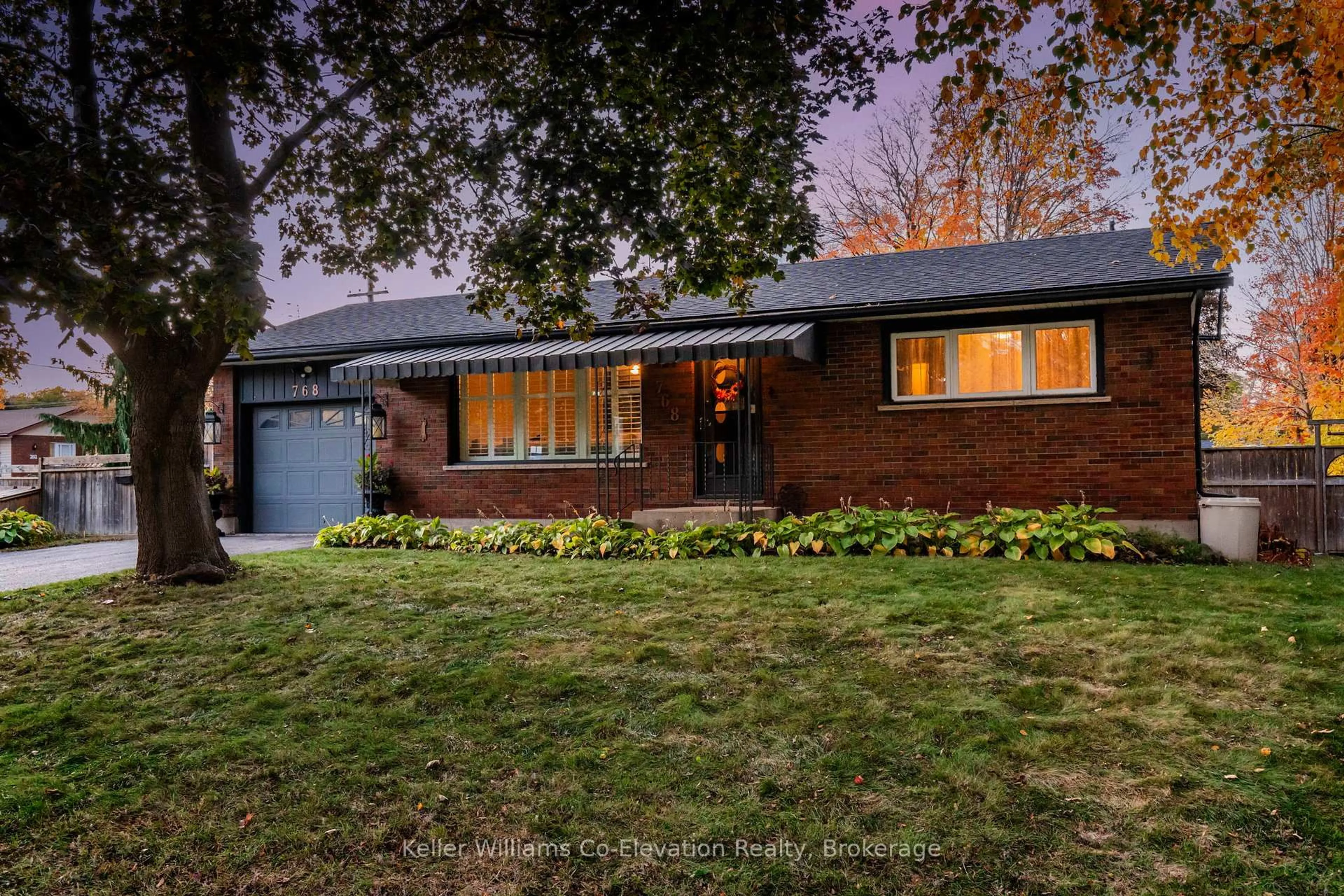 Home with brick exterior material, street for 768 Bay St, Midland Ontario L4R 1M4