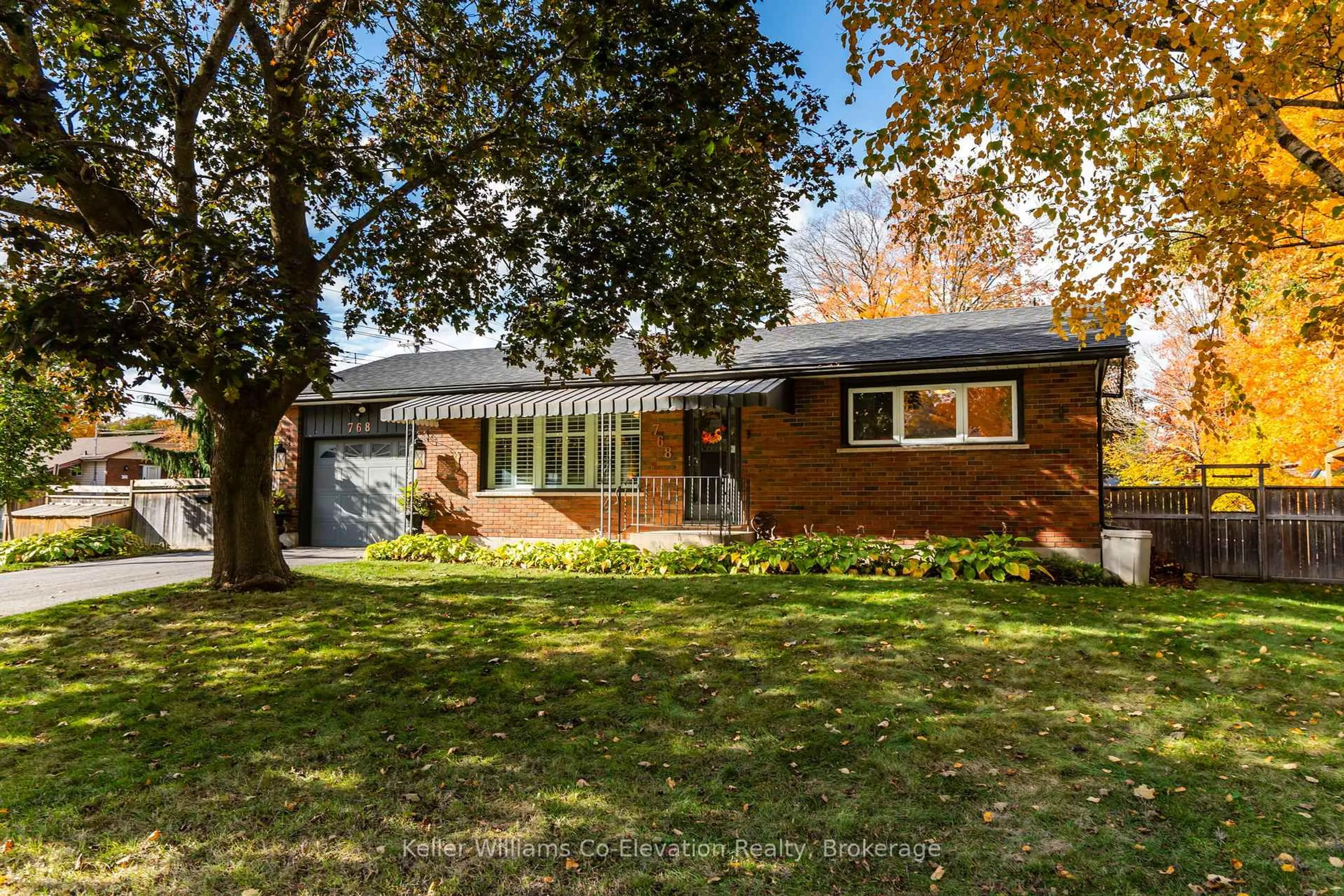 Home with brick exterior material, street for 768 Bay St, Midland Ontario L4R 1M4