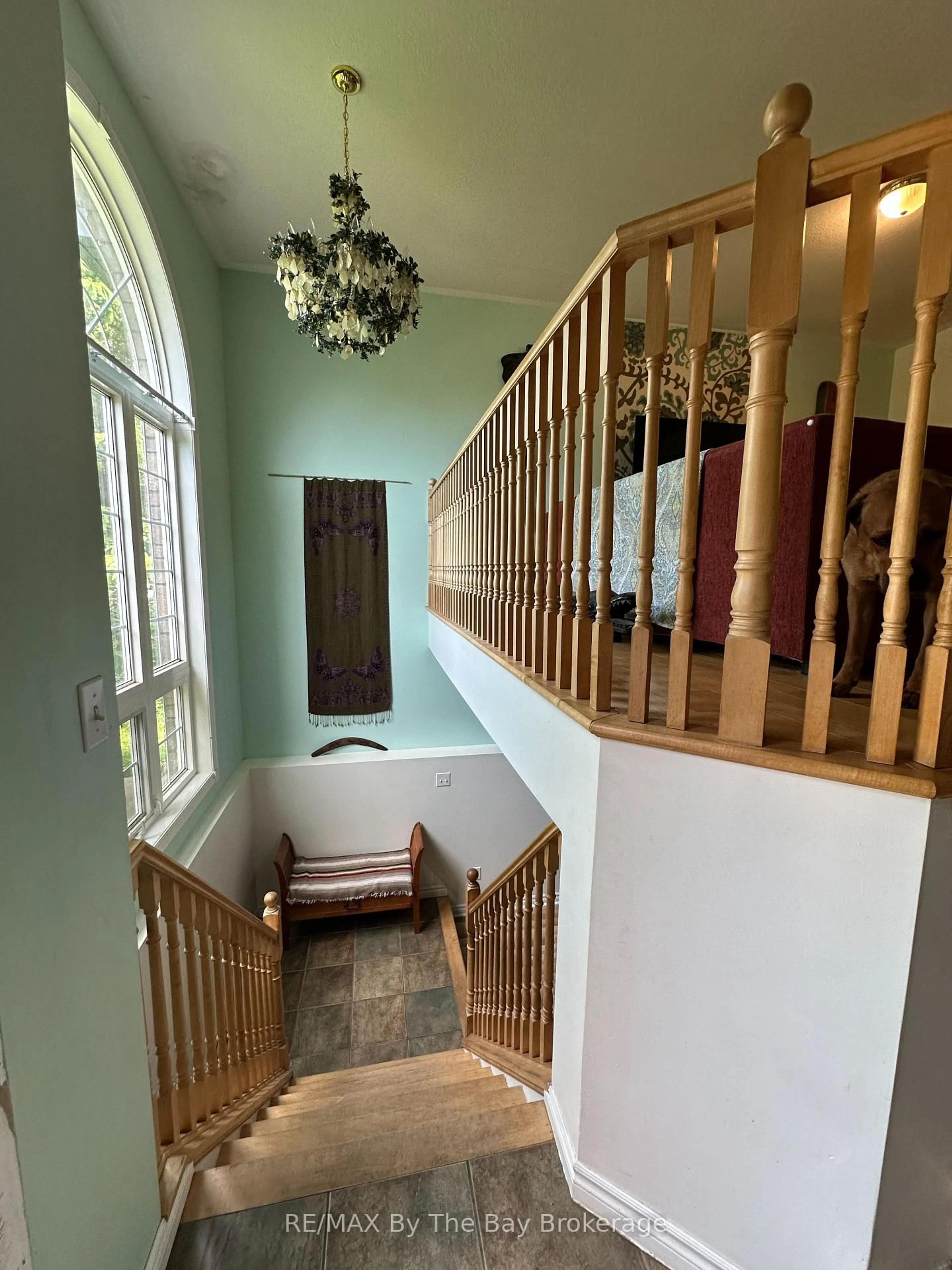 Indoor foyer for 4 Woodside Crt, Wasaga Beach Ontario L9Z 1H6