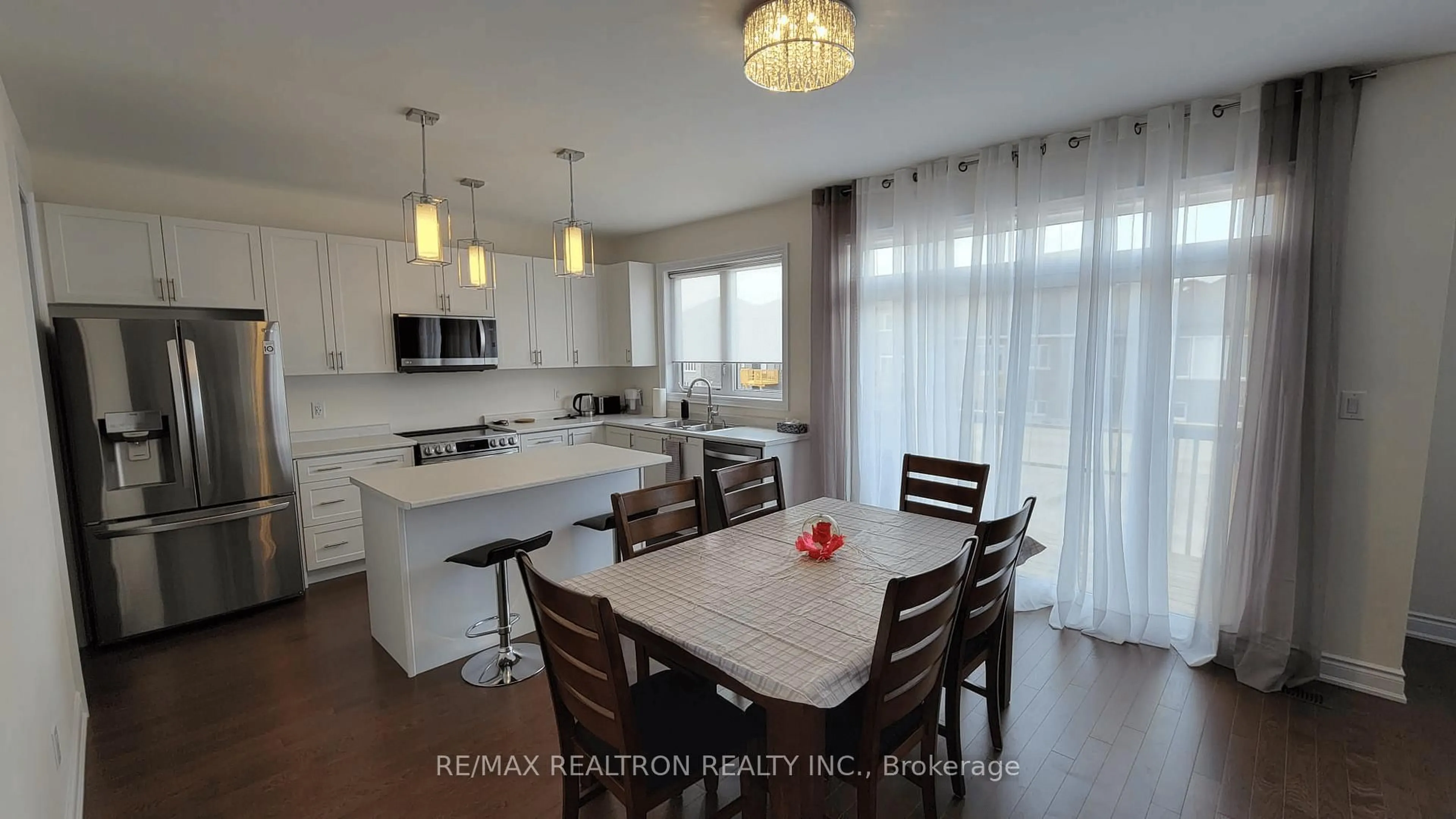 Open concept kitchen, ceramic/tile floor for 280 Ramblewood Dr, Wasaga Beach Ontario L9Z 0L5