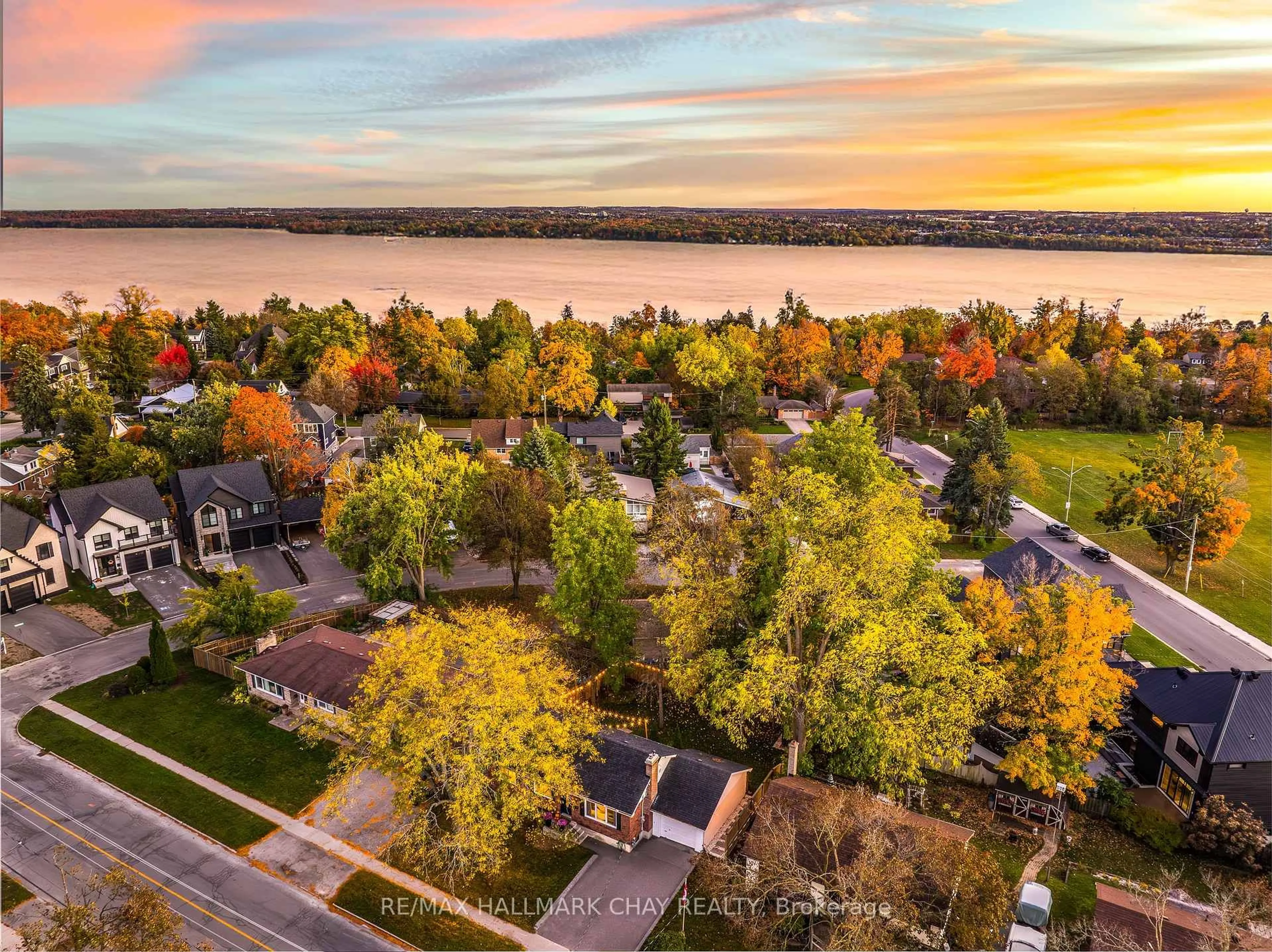 A pic from outside/outdoor area/front of a property/back of a property/a pic from drone, water/lake/river/ocean view for 255 Codrington St, Barrie Ontario L4M 1S6