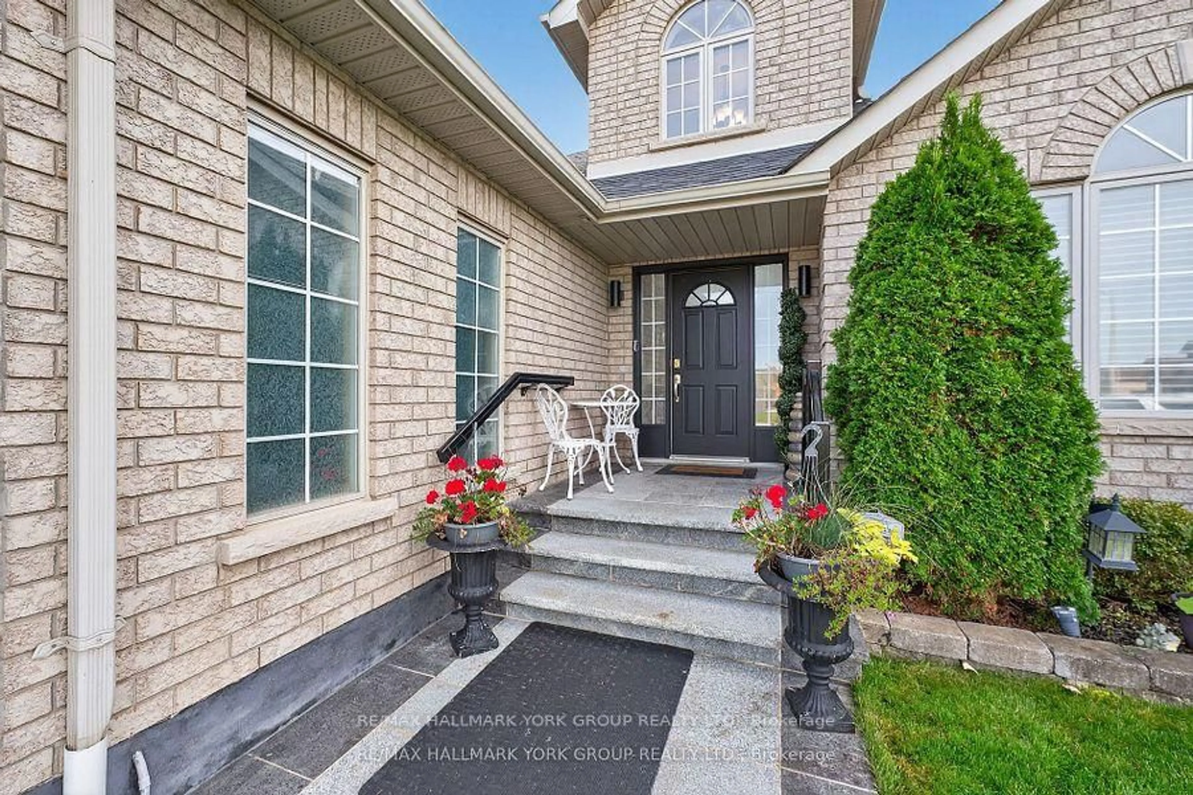Home with brick exterior material, street for 93 Seline Cres, Barrie Ontario L4N 5V7