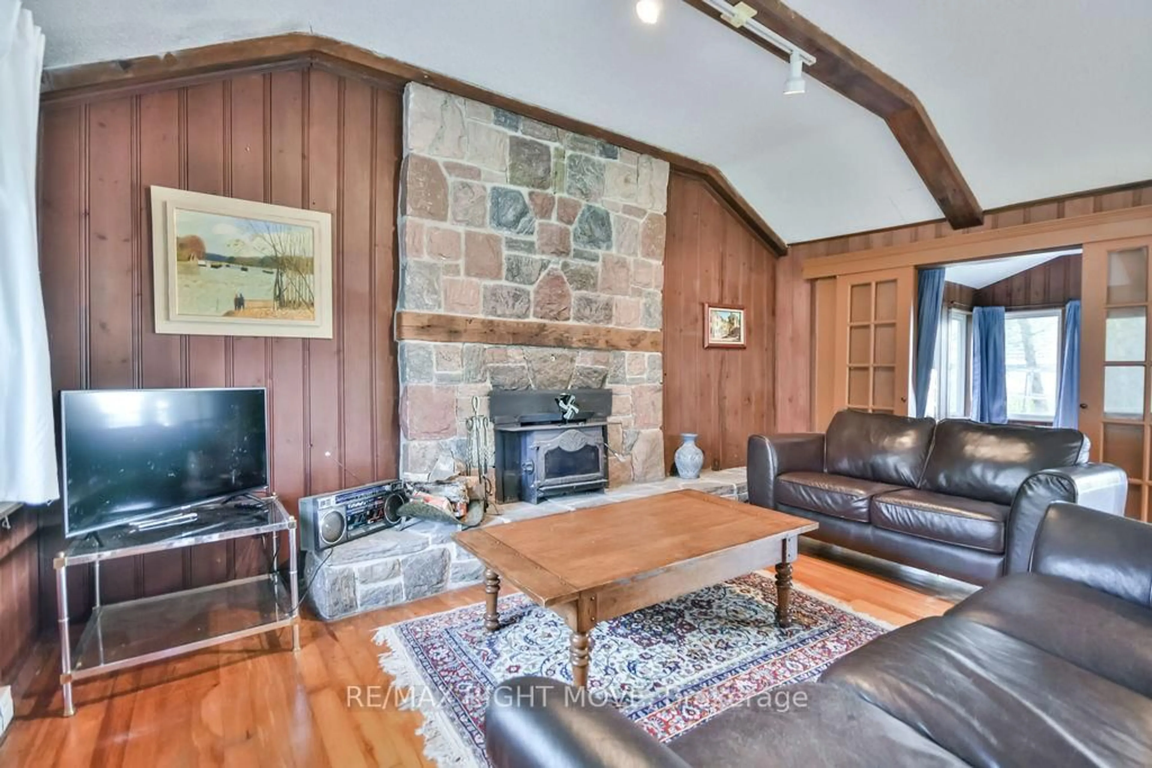 Living room with furniture, unknown for 1467 Cunningham Cres, Severn Ontario L3V 7E1