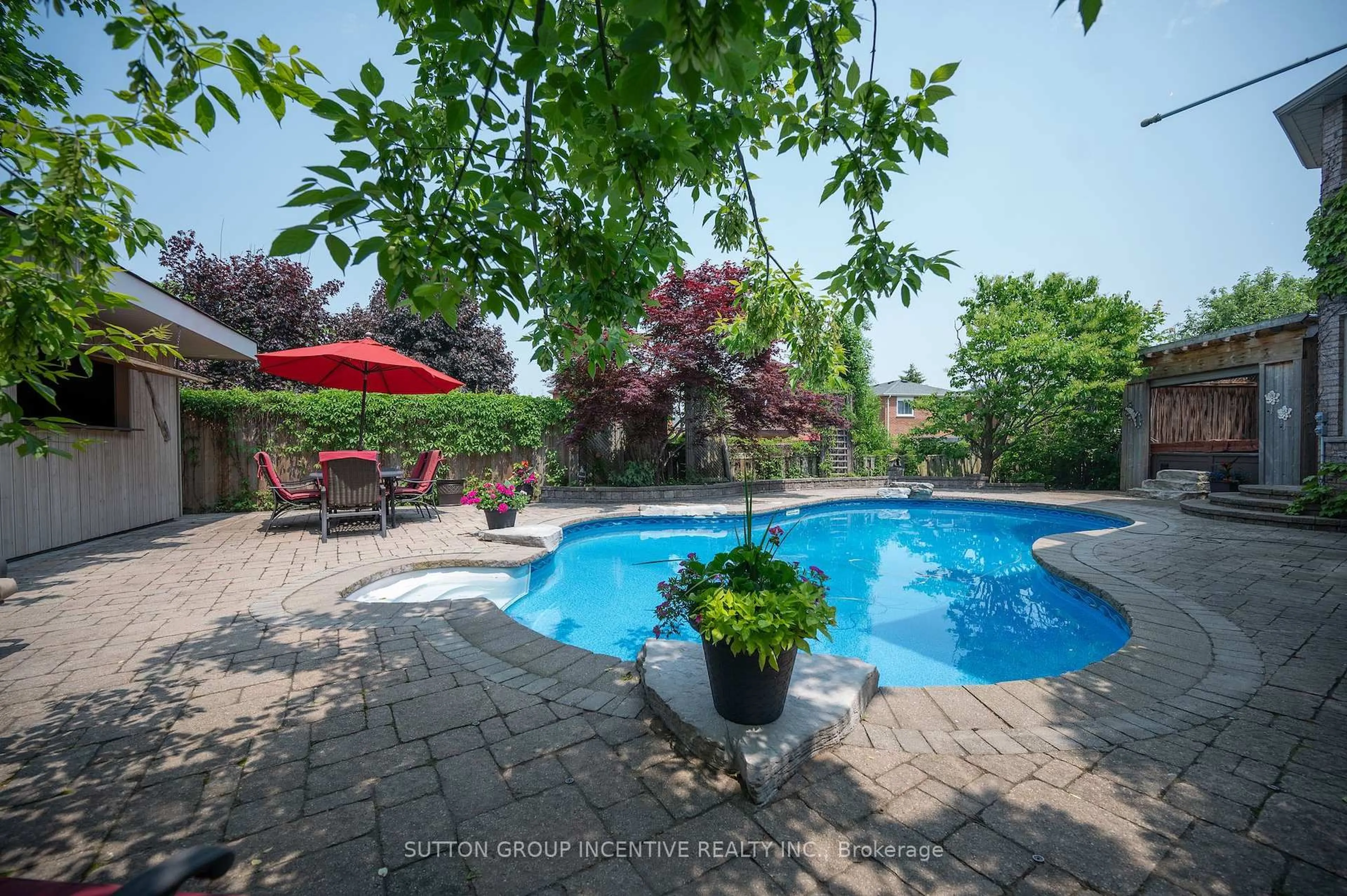 Pool for 10 Gordon Crt, Barrie Ontario L4N 7A4