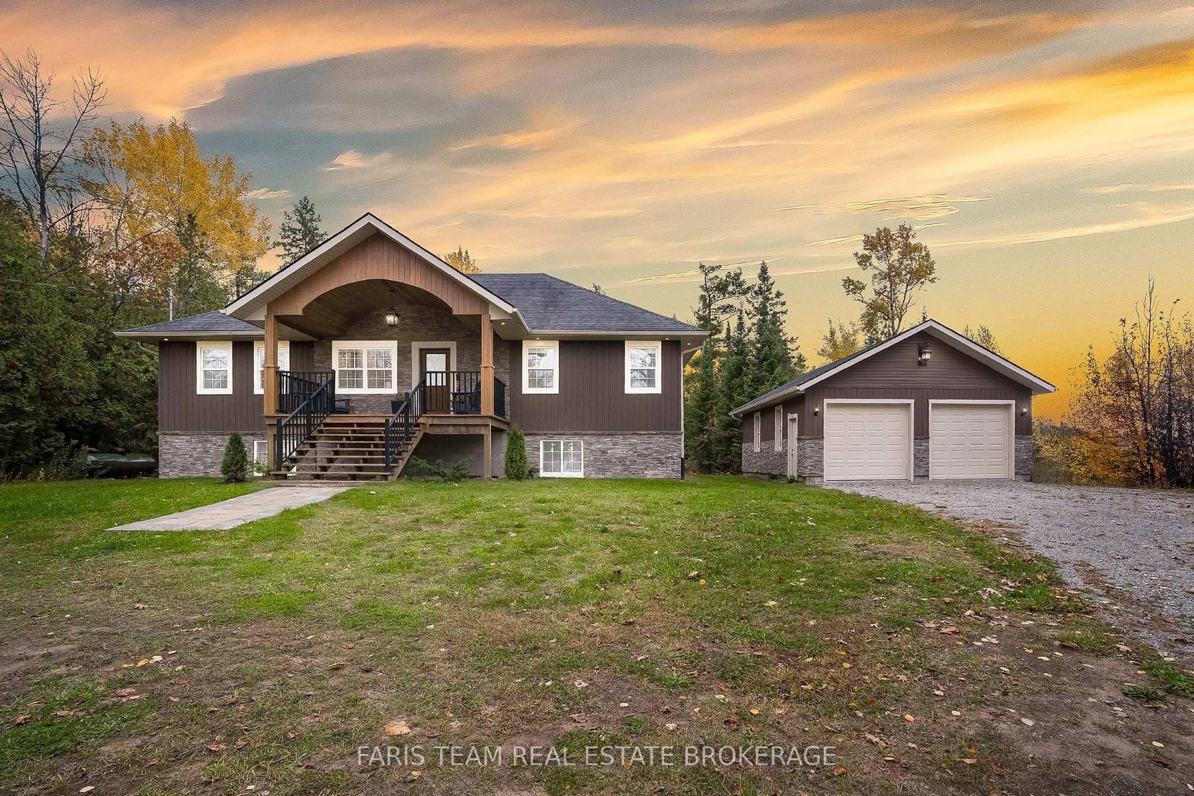 Home with vinyl exterior material, mountain view for 66 Meadows Ave, Tay Ontario L0K 1E0